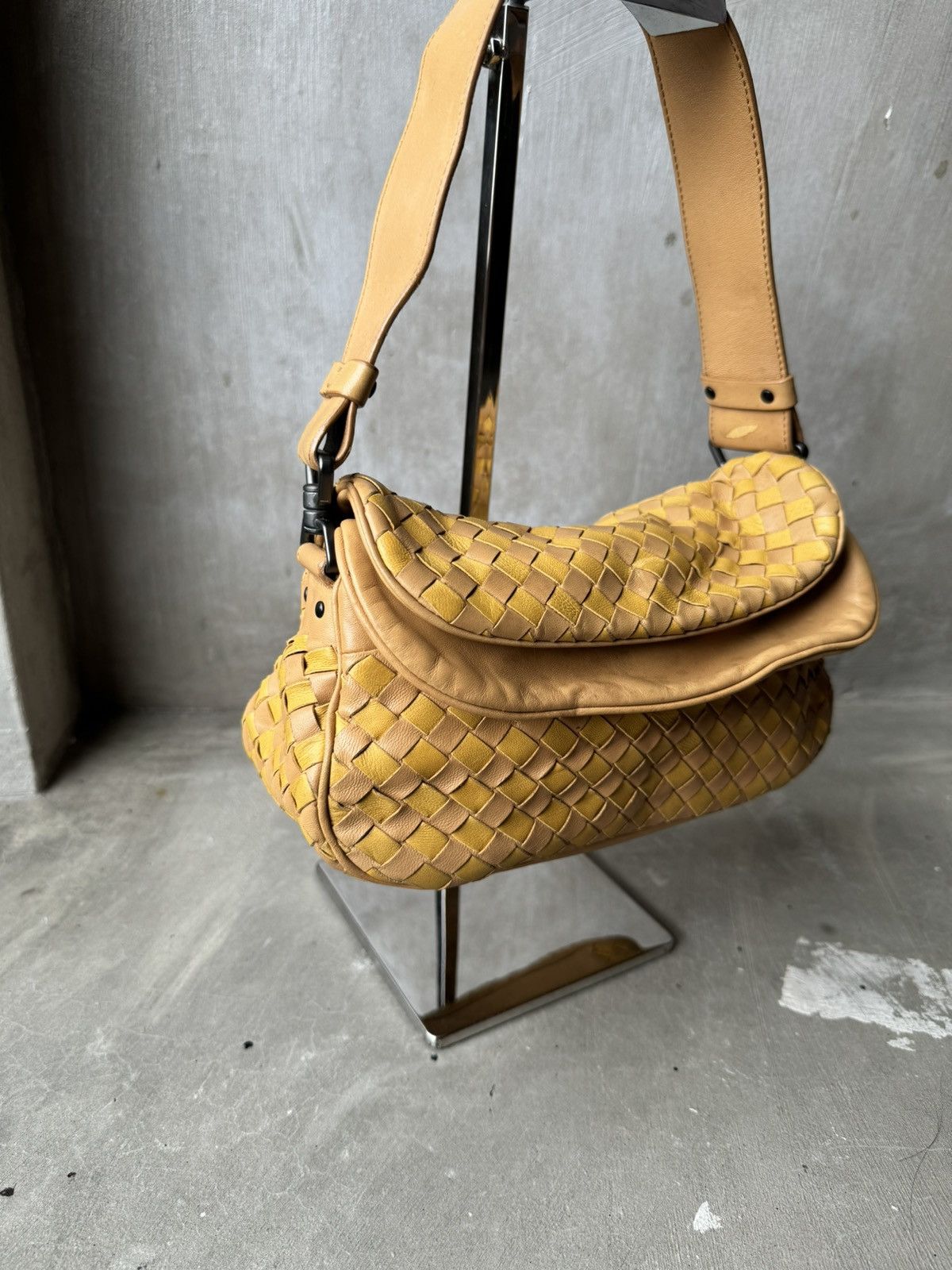 Bottega Veneta Bottega Veneta Intrecciato Leather Flap Small Shoulder Bag Size ONE SIZE - 2 Thumbnail