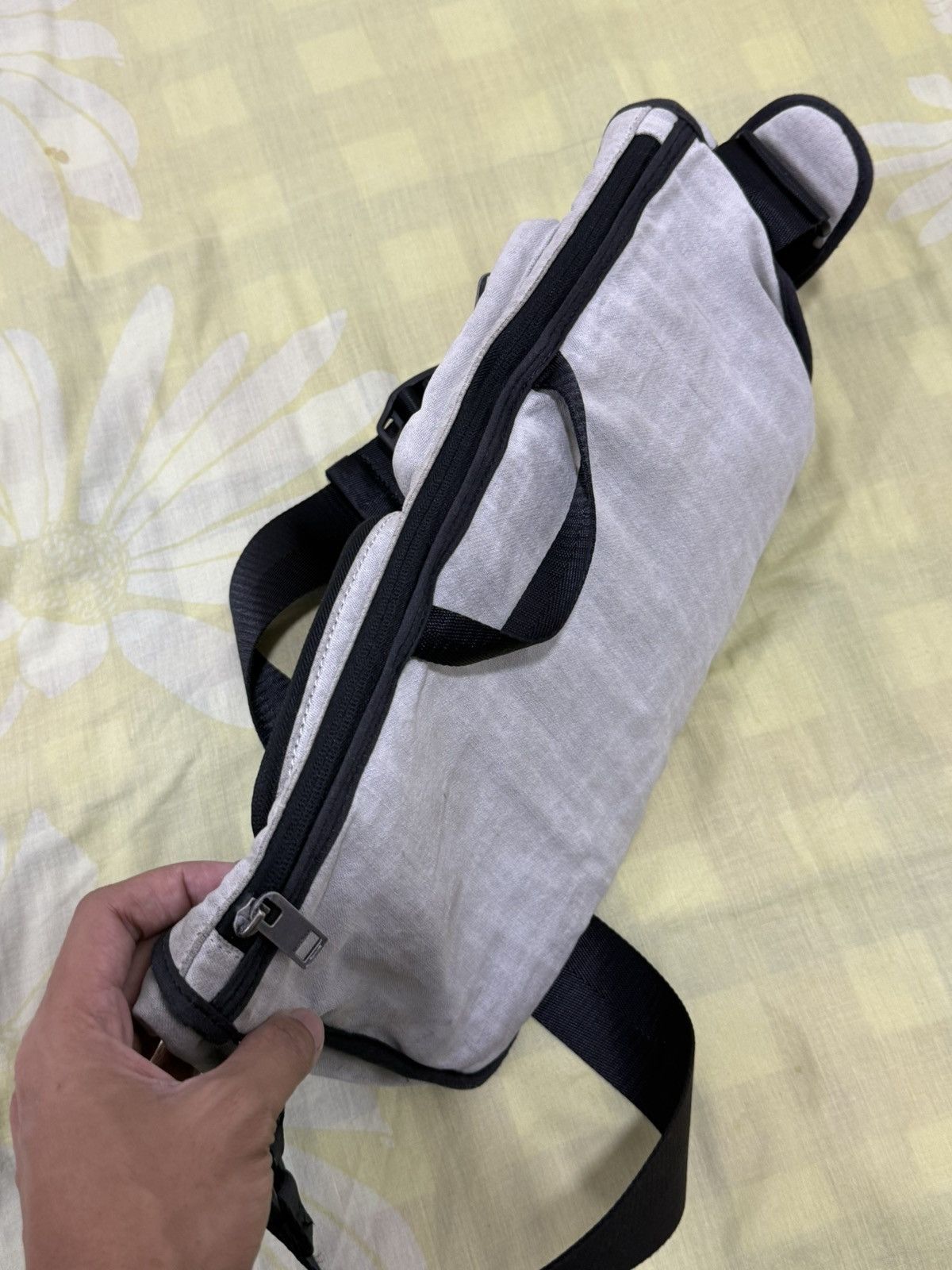 Diesel Vtg Y2K Diesel Crossbody Bag Size ONE SIZE - 3 Thumbnail