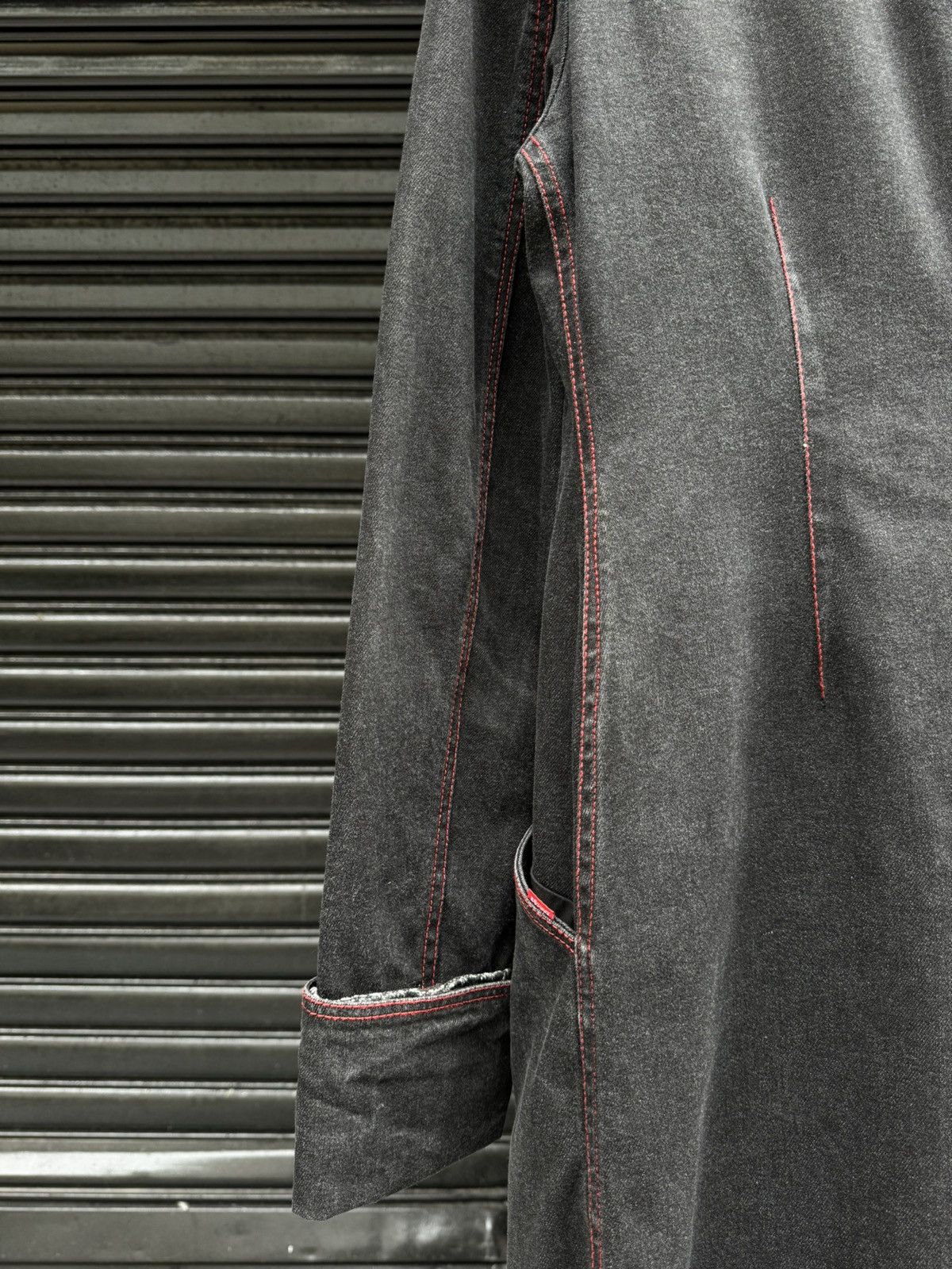 Alexander McQueen Alexander McQueen AW98 Victorian Button Tailored Denim Coat Size US S / EU 44-46 / 1 - 10 Thumbnail