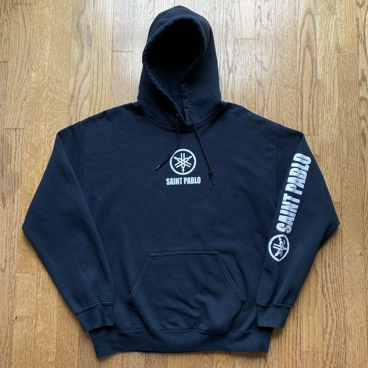 Band Tees × Kanye West Saint Pablo Tour Hoodie 2016 Black White Kanye West Size M Size US M / EU 48-50 / 2 - 1 Thumbnail