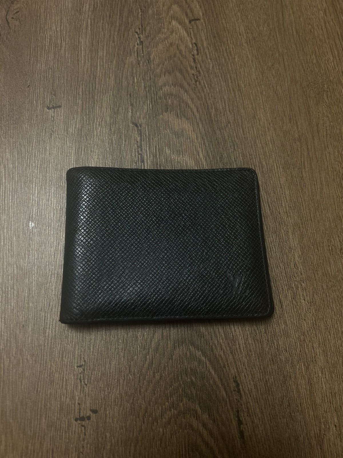 Louis Vuitton Louis Vuitton Black Taiga Leather Bifold Men’s Wallet Size ONE SIZE - 1 Thumbnail