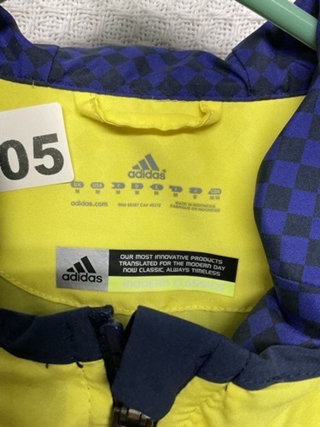 Adidas NWOT Adidas ClaimaProof Hooded Zip Windbreaker Jacket Men M Size US M / EU 48-50 / 2 - 2 Thumbnail