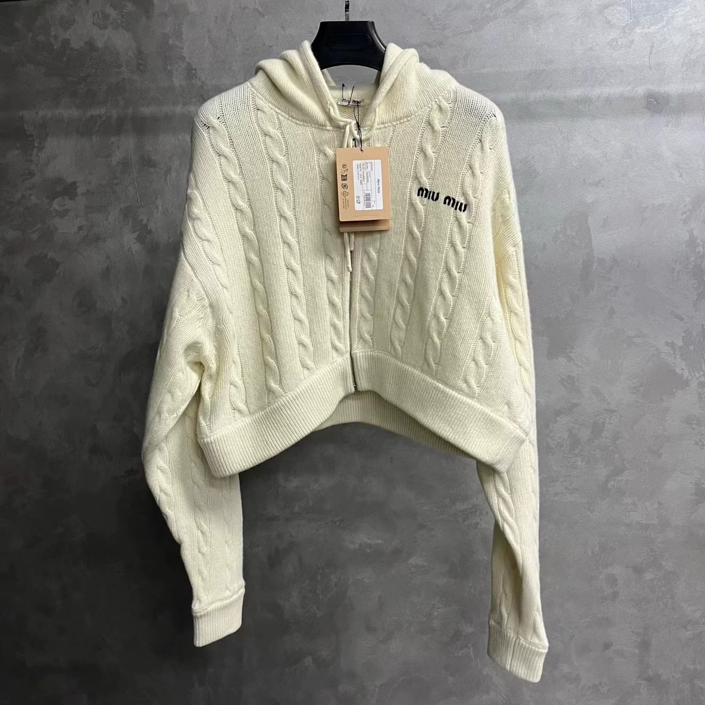 Miu Miu Miu Miu Retro White Sweater 44 Women Size L / US 10 / IT 46 - 1 Thumbnail