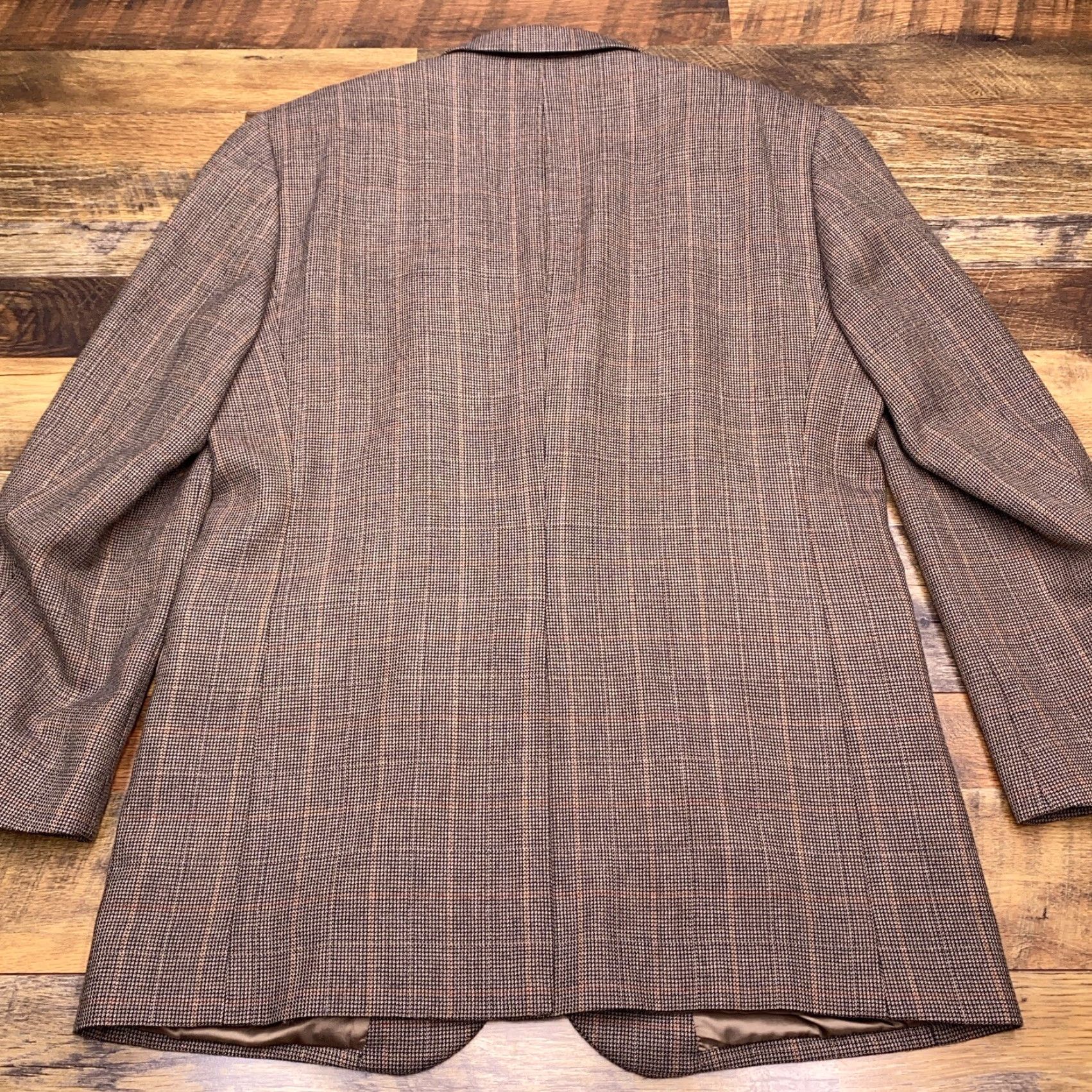 Jos. A. Bank Jos. A. Bank Tweed Blazer 44L Brown Wool Plaid Sport Coat Men Regular Blazer Coat Notch Lapel Four-Button Inner Pockets Dry Clean Only Vintage No 0 Size 44R - 2 Thumbnail