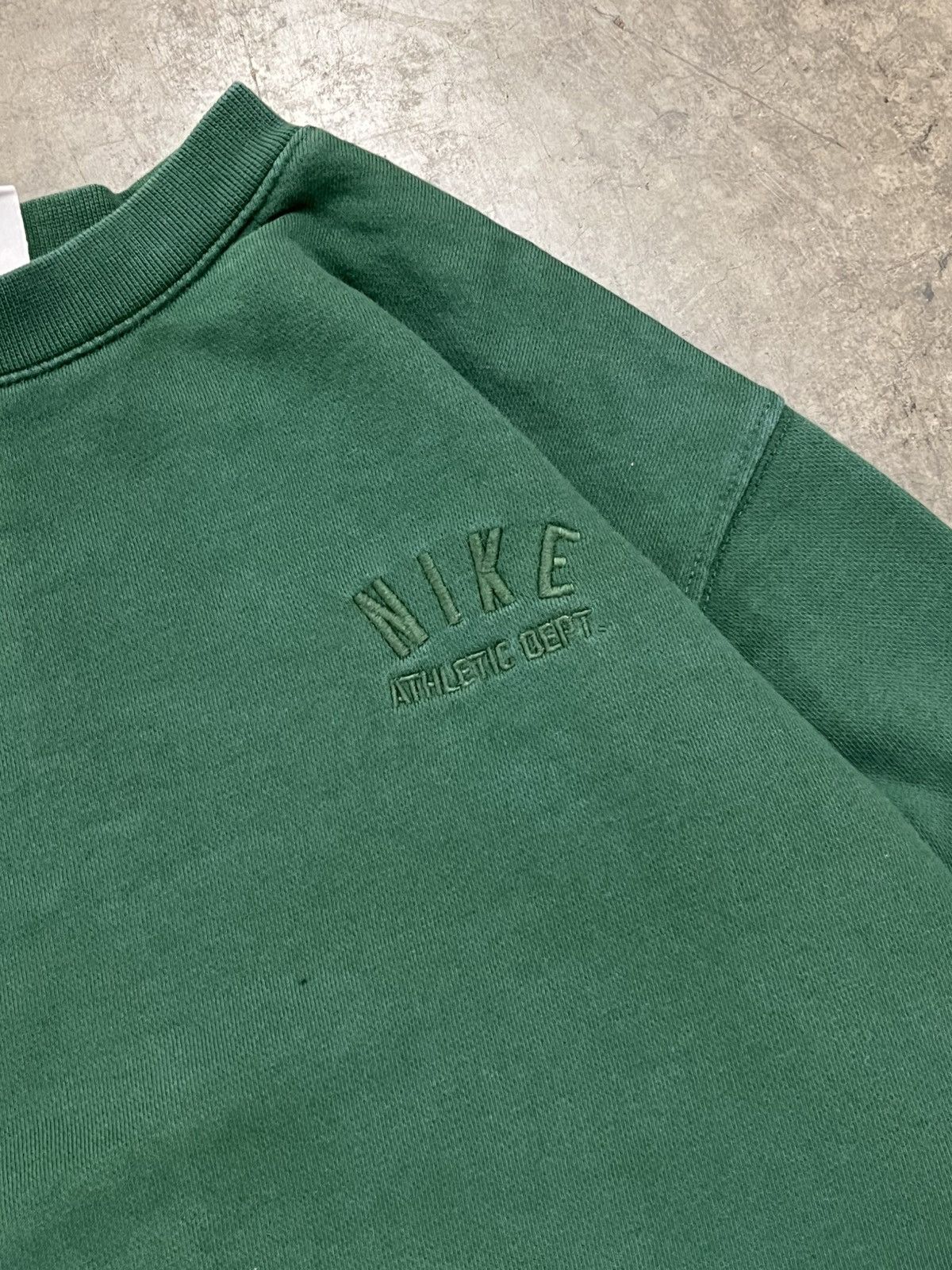 Nike × Vintage Nike earth tone green boxy fit crewneck streetwear hype Size US M / EU 48-50 / 2 - 4 Thumbnail