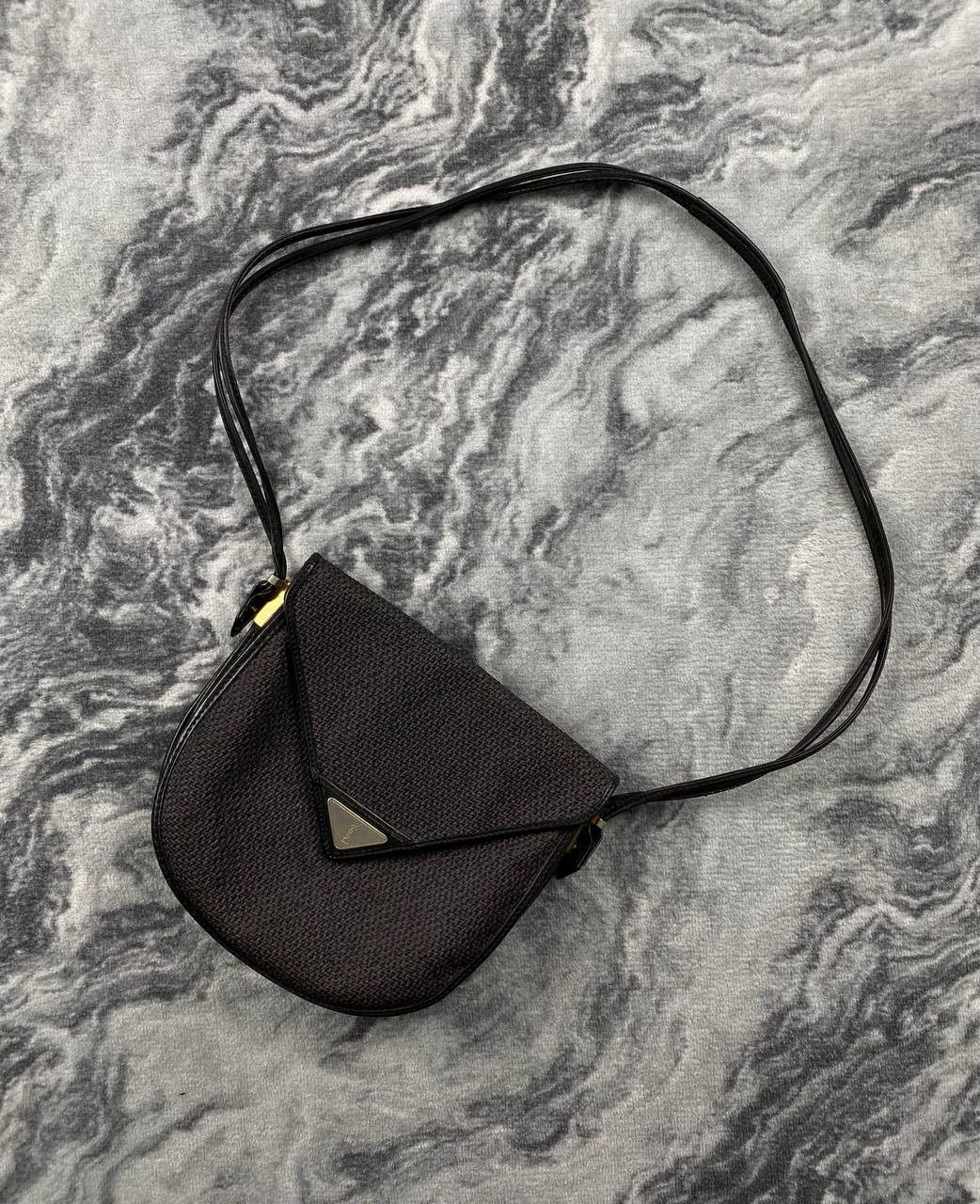 YVES Saint Laurent YSL Shoulder Bag Metal Logo in Black, Women's
