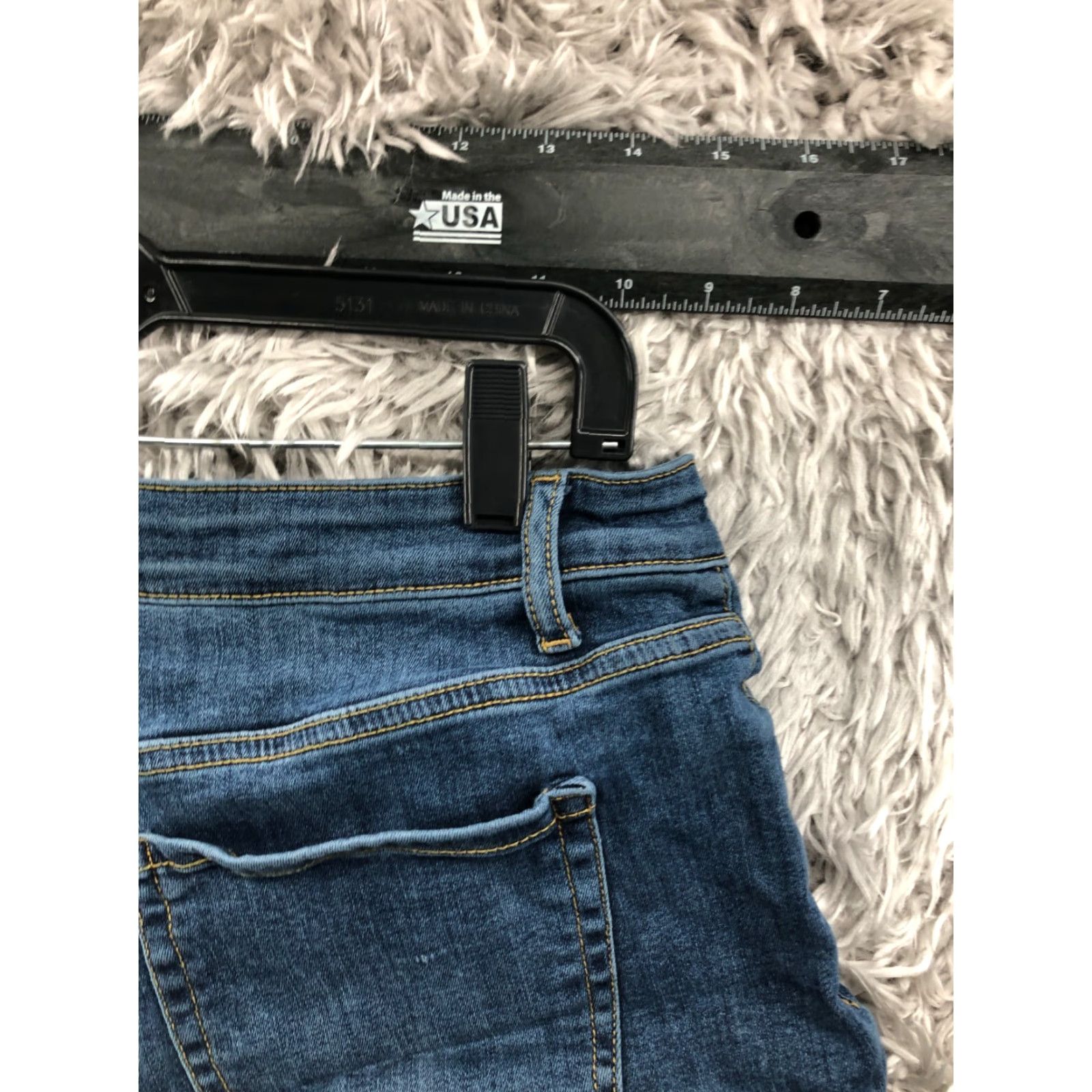 Denime Falls Creek Shorts Womens Size 10 Mid Rise Medium Wash Denim Blue 5-Pocket Jeans Boyfriend Style Womens Size 32" / US 10 / IT 46 - 5 Thumbnail