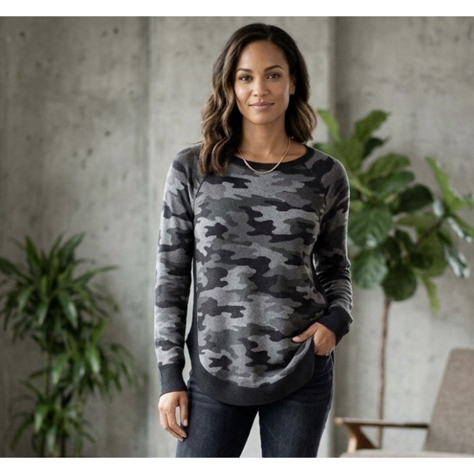 Other Maurices Purple, Gray Camo Women’s Long Sleeve Sweater Size XL / US 12-14 / IT 48-50 - 1 Thumbnail