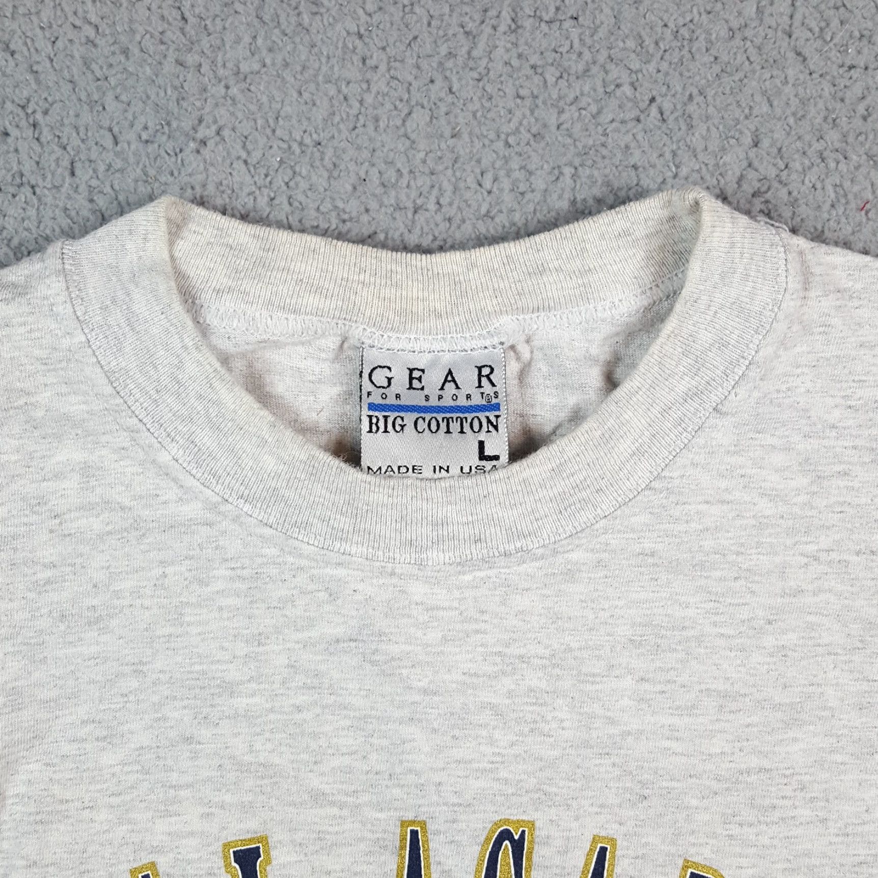 Vintage Vintage 90s Naval Academy Annapolis Men’s Size Large T-Shirt Military USA Made Gray Cotton Retro Embroidered Logo Size US L / EU 52-54 / 3 - 4 Thumbnail