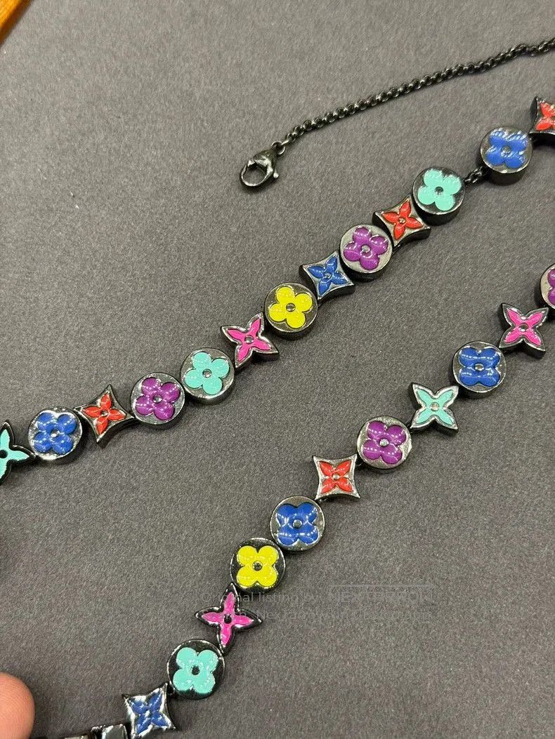 Louis Vuitton Louis Vuitton Monogram Party Necklace. Size ONE SIZE - 3 Thumbnail