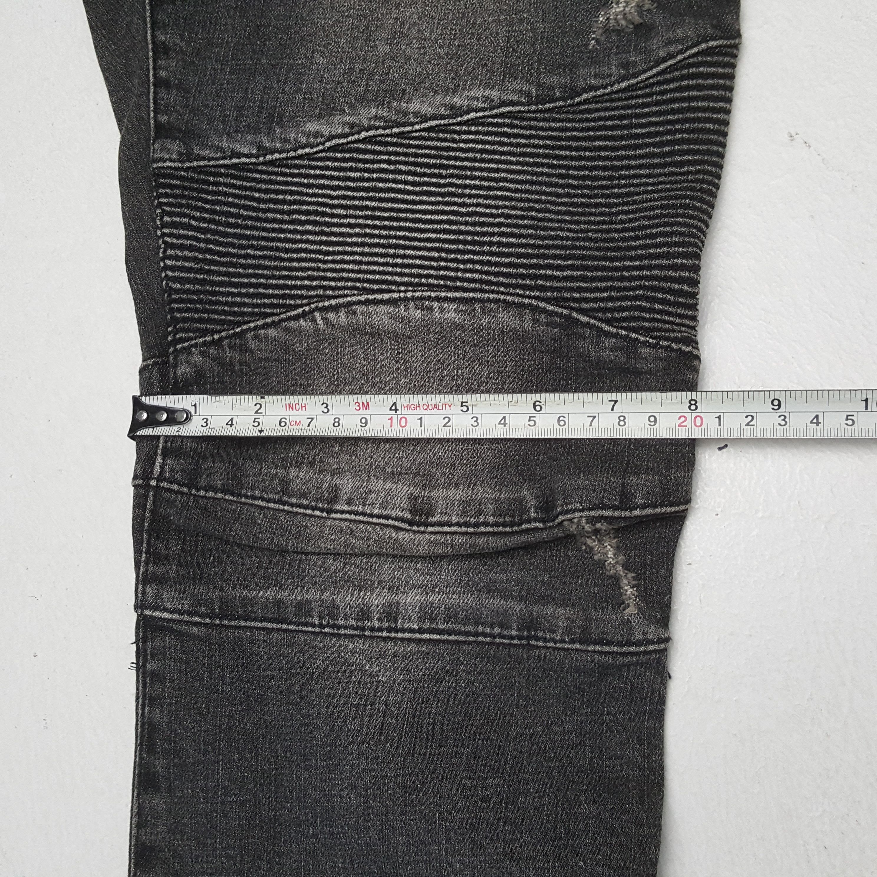 Vintage Vintage BALMAIN Italian Fashion Brand Distressed Jeans Size US 31 - 10 Thumbnail