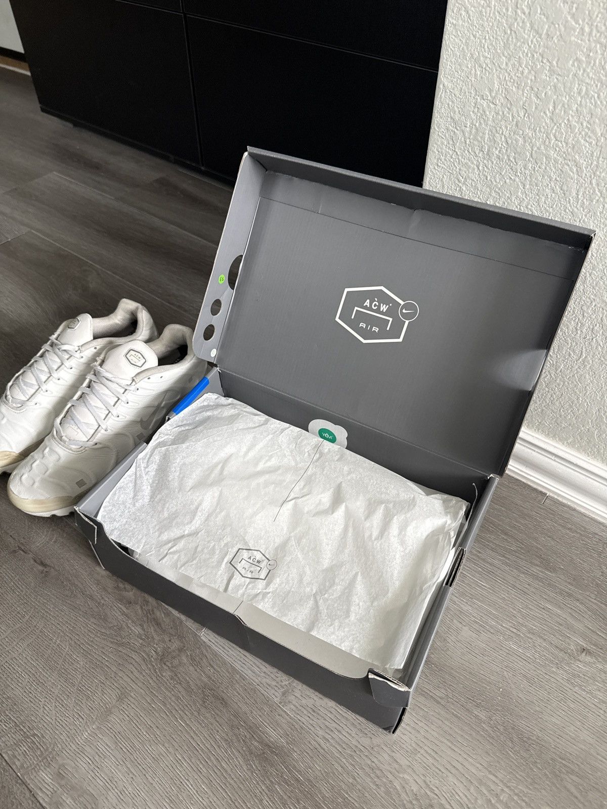 A-COLD-WALL* × Nike Nike Air Max Plus A-COLD-WALL Platinum Tint Size 9 Size US 9 / EU 42 - 10 Thumbnail