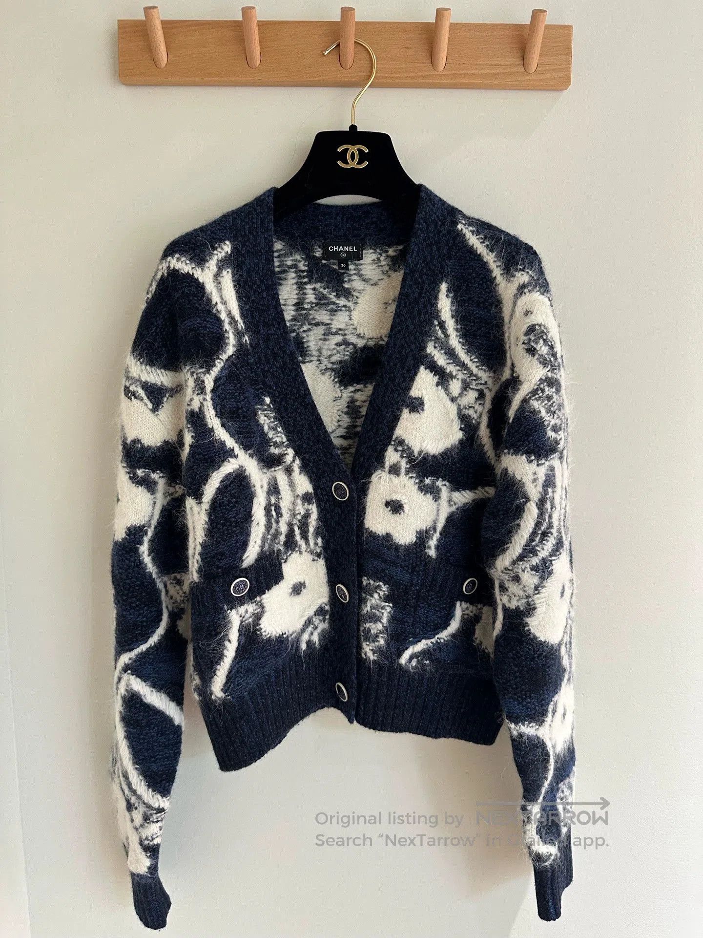 Chanel Chanel 2023 Camellia Blue White Cardigan. Size US XS / EU 42 / 0 - 1 Thumbnail