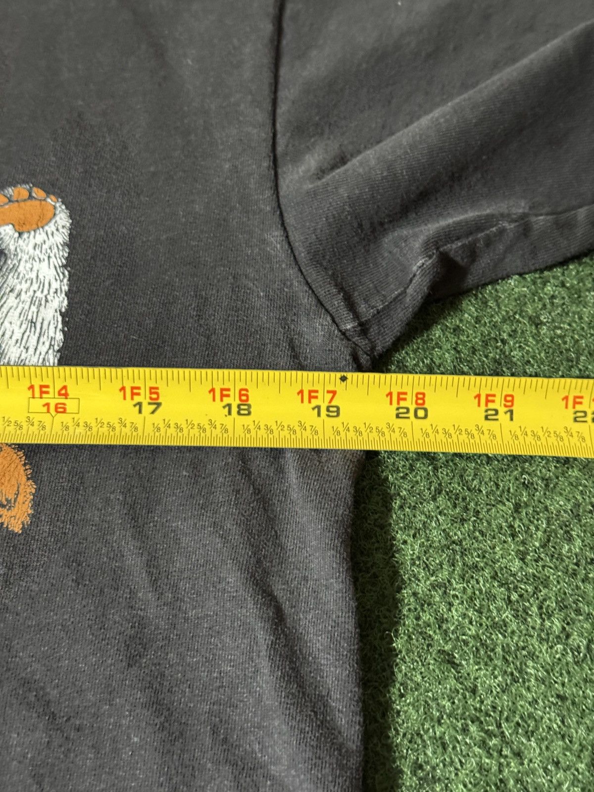 Gildan × Vintage Vintage 90s Vancouver BC Canada Polar Bear Faded T Shirt Size US M / EU 48-50 / 2 - 5 Thumbnail