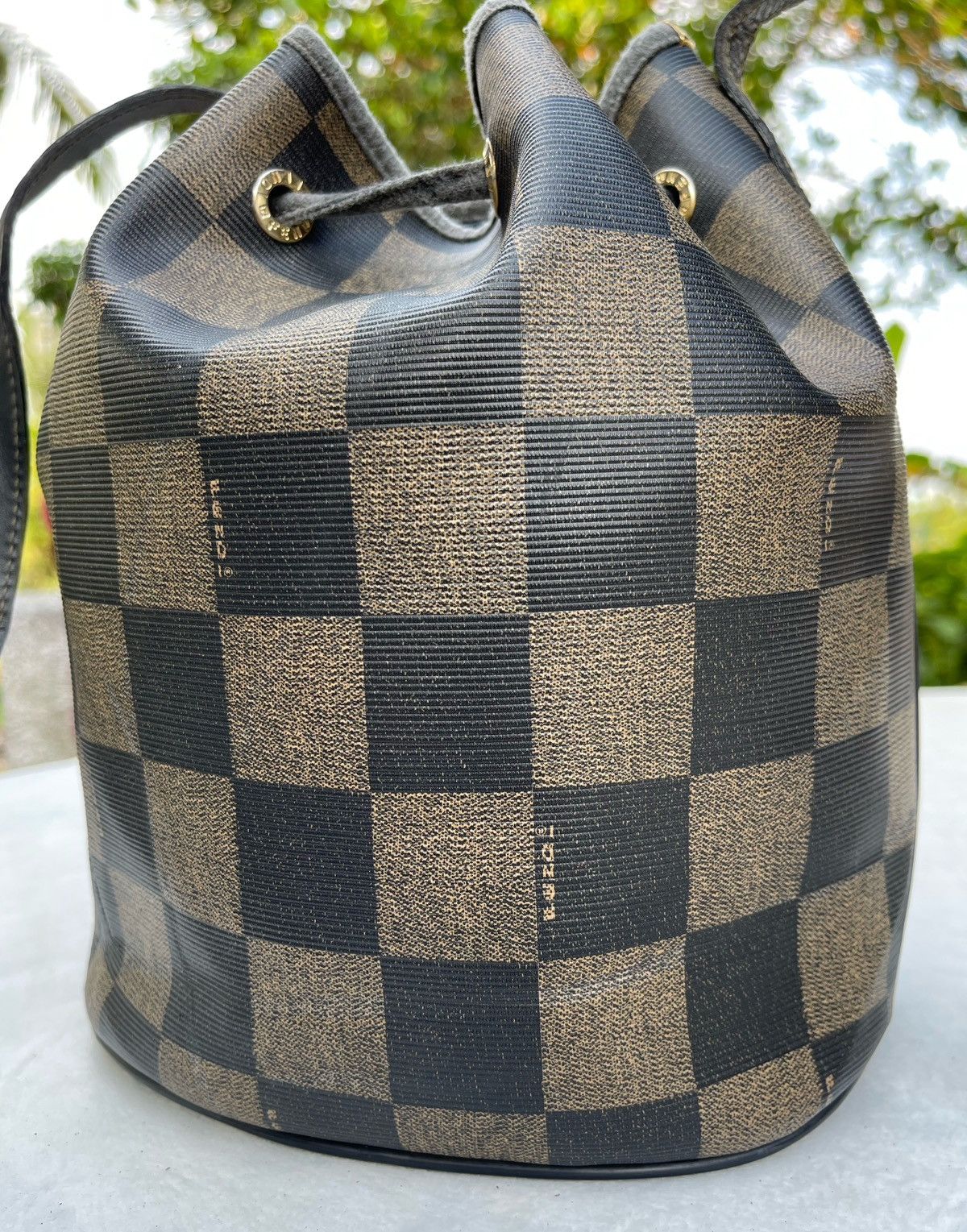 Fendi 🔥VINTAGE 90'S FENDI ROMA ITALY PEQUIN CHECK BUCKET BAG Size ONE SIZE - 9 Thumbnail