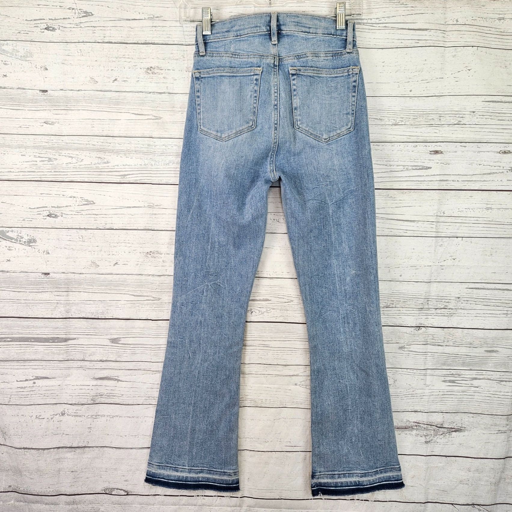 Loft **Ann Taylor LOFT Womens Blue Crop Jeans Size 00** User: **Ann Taylor LOFT Womens Blue Crop Jeans Size 00** Size 24" / US 00 / IT 34 - 3 Thumbnail