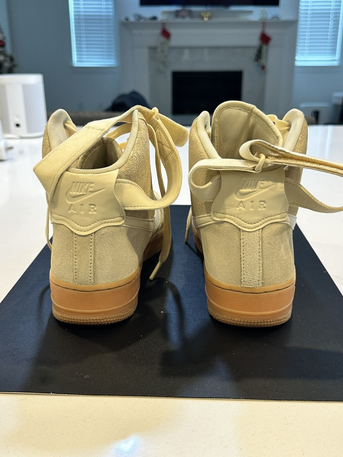 Nike Nike Air Force 1 High '07 LV8 Suede Size US 10 / EU 43 - 2 Thumbnail