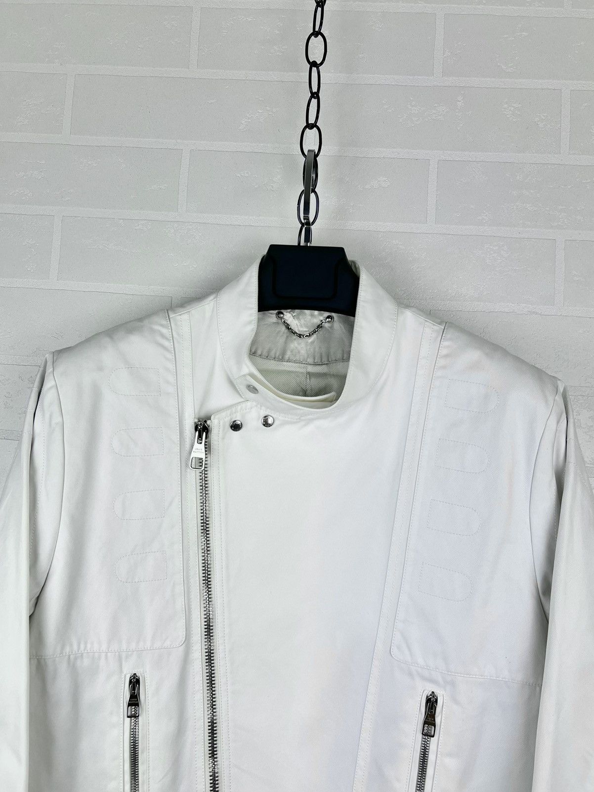 Louis Vuitton LOUIS VUITTON Jacket Biker Cotton Zippers Pocket LV White Size US XL / EU 56 / 4 - 4 Thumbnail