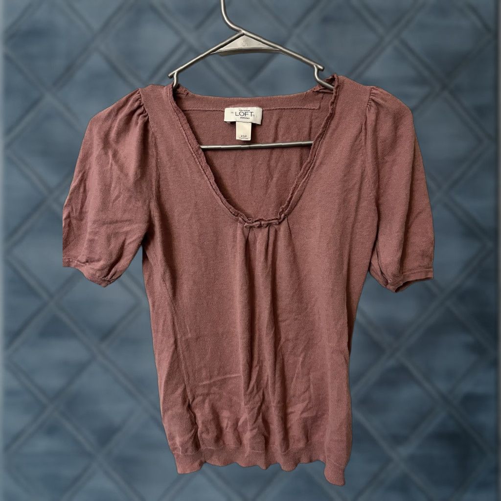 Loft Loft Shirt Ladies XS Pink Puff Sleeve V-Neck Lightweight Casual Womens Loft Top XSP Pink Puff Sleeve Shirt V-Neck Lightweight Casual Womens Size XS / US 0-2 / IT 36-38 - 1 Thumbnail