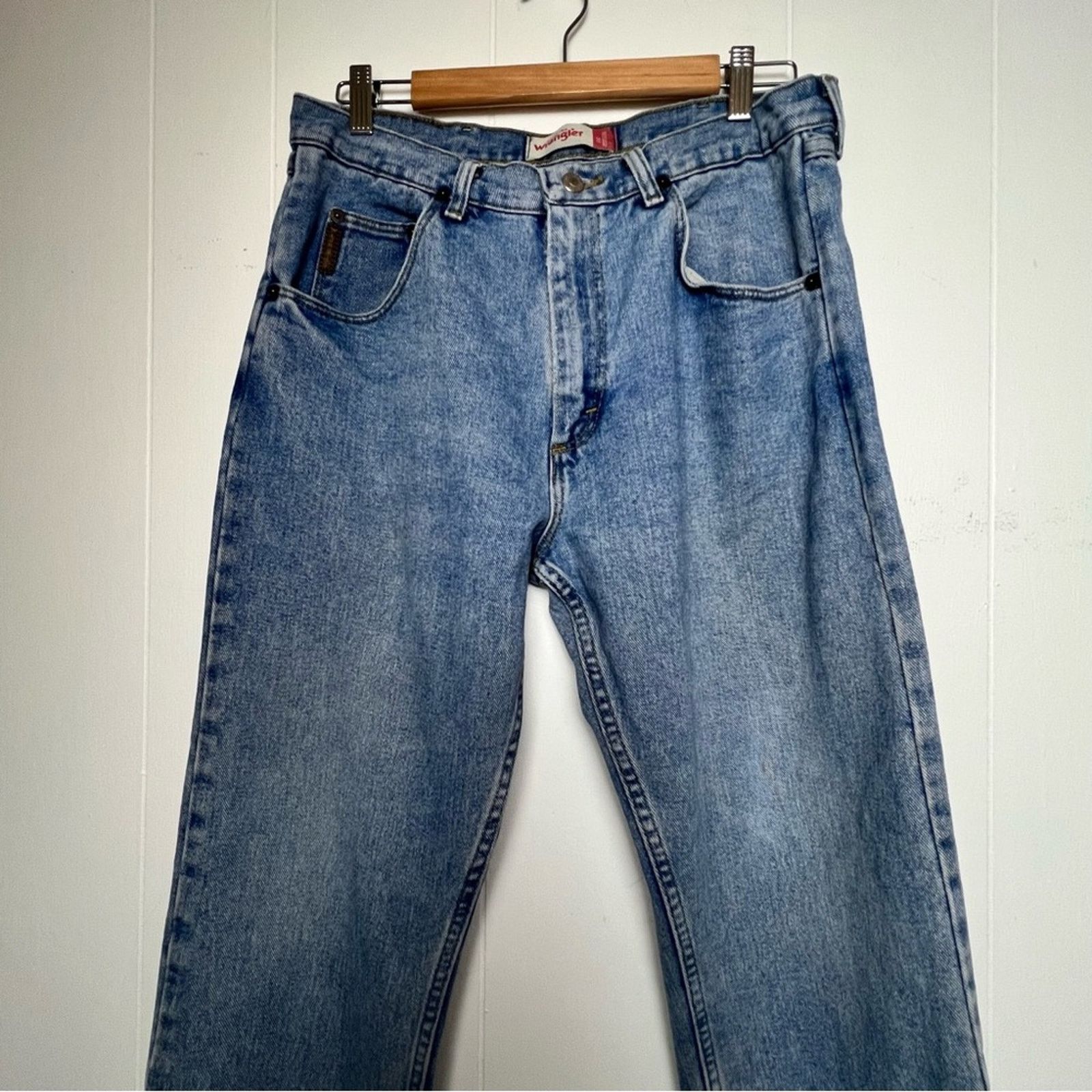 Wrangler Wrangler Distressed Medium Wash Straight Leg 5 Pockets Jeans Size US 34 / EU 50 - 10 Thumbnail