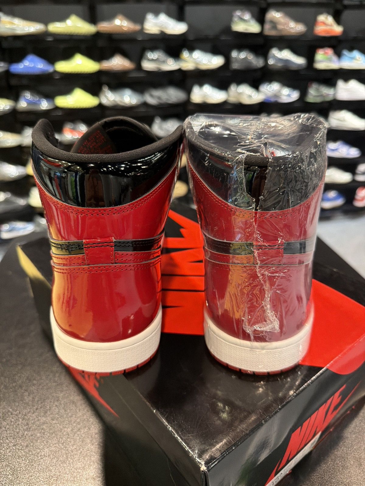 Jordan Brand Jordan 1 High patent Bred Size-10.5 Brand New Size US 10.5 / EU 43-44 - 4 Thumbnail
