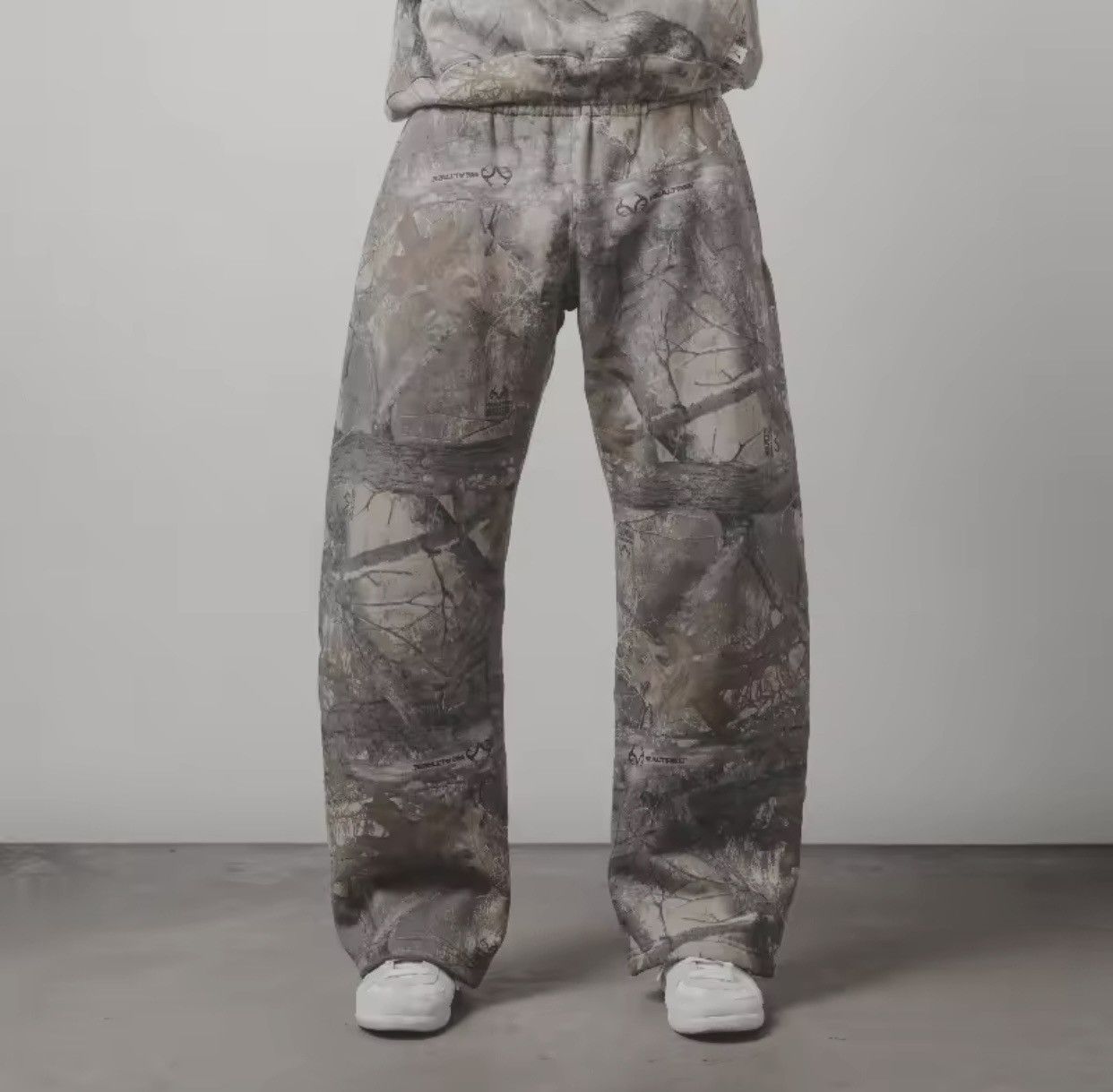 Vintage Y2K Retro SweatPants Camouflage Pattern Print Size US 38 / EU 54 - 3 Thumbnail