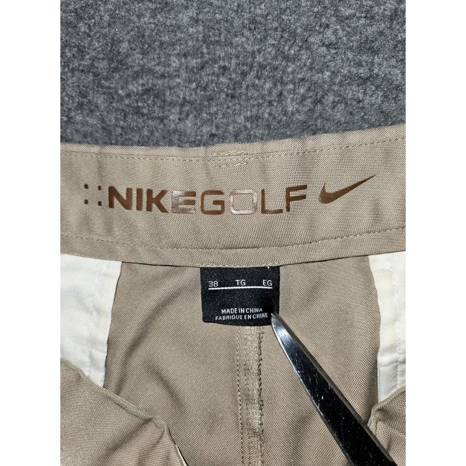 Nike Nike Golf Shorts Men 38 Beige Mid Rise Pleated Chino Casual Sports Nike Logo Pockets Inseam 11"} Size US 38 / EU 54 - 2 Thumbnail