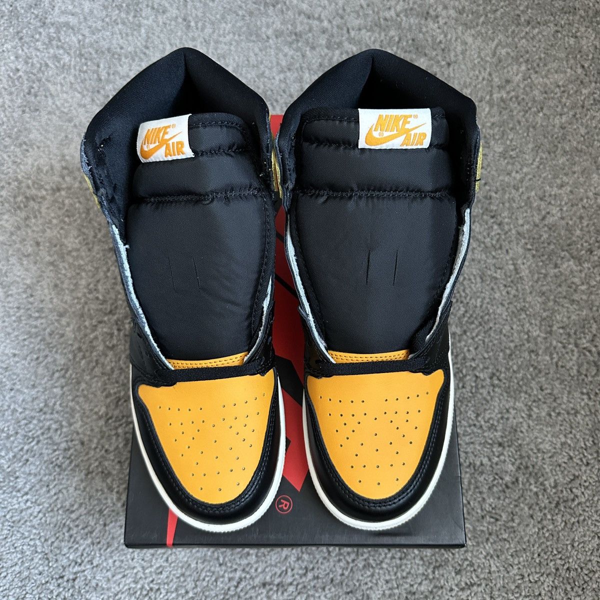 Jordan Brand × Nike Air Jordan Retro 1 Taxi GS Size US 7 / EU 40 - 3 Thumbnail