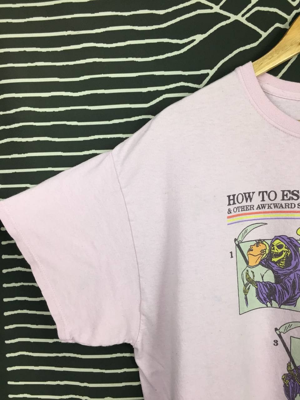 Vintage Black Matter How To Escape Death Funny Humor Tee Size US XL / EU 56 / 4 - 4 Thumbnail