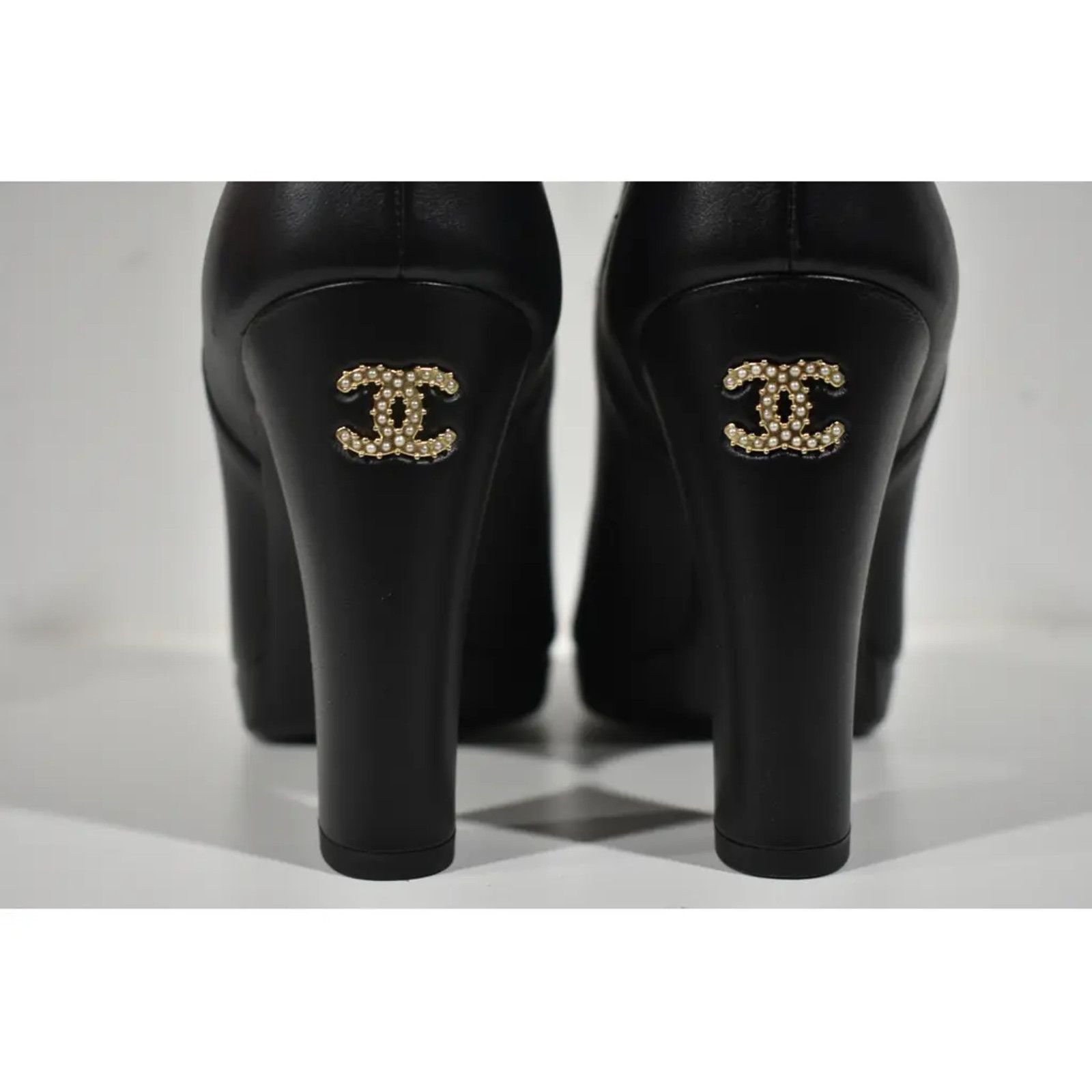 Chanel Chanel 20A Black Lambskin Leather Patent Pearl CC Ankle Size US 11.5 / IT 41.5 - 10 Thumbnail