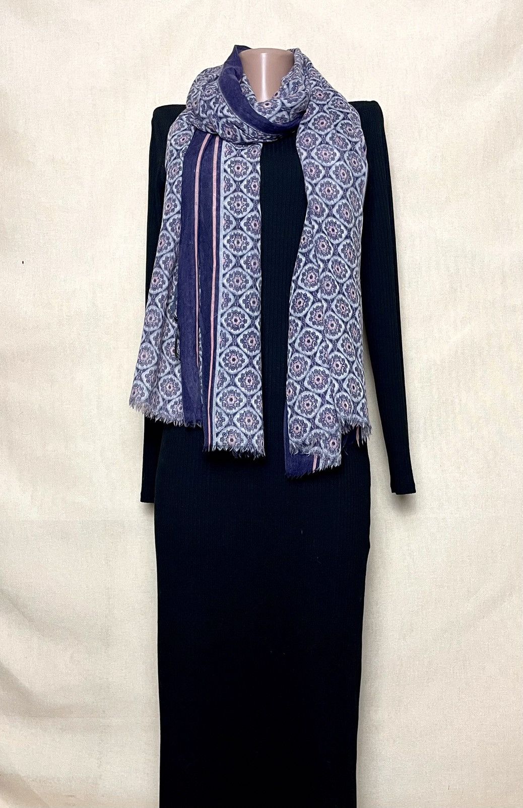 Other MOOILO cashmere purple geometric scarf shawl Size ONE SIZE - 4 Thumbnail