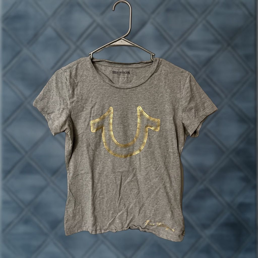 True Religion True Religion T-Shirt Crew Neck Gray/Gold Women's M Foil Horseshoe Logo 100% Cotton Short Sleeve Regular Size Type T-Shirt Size M / US 6-8 / IT 42-44 - 1 Thumbnail