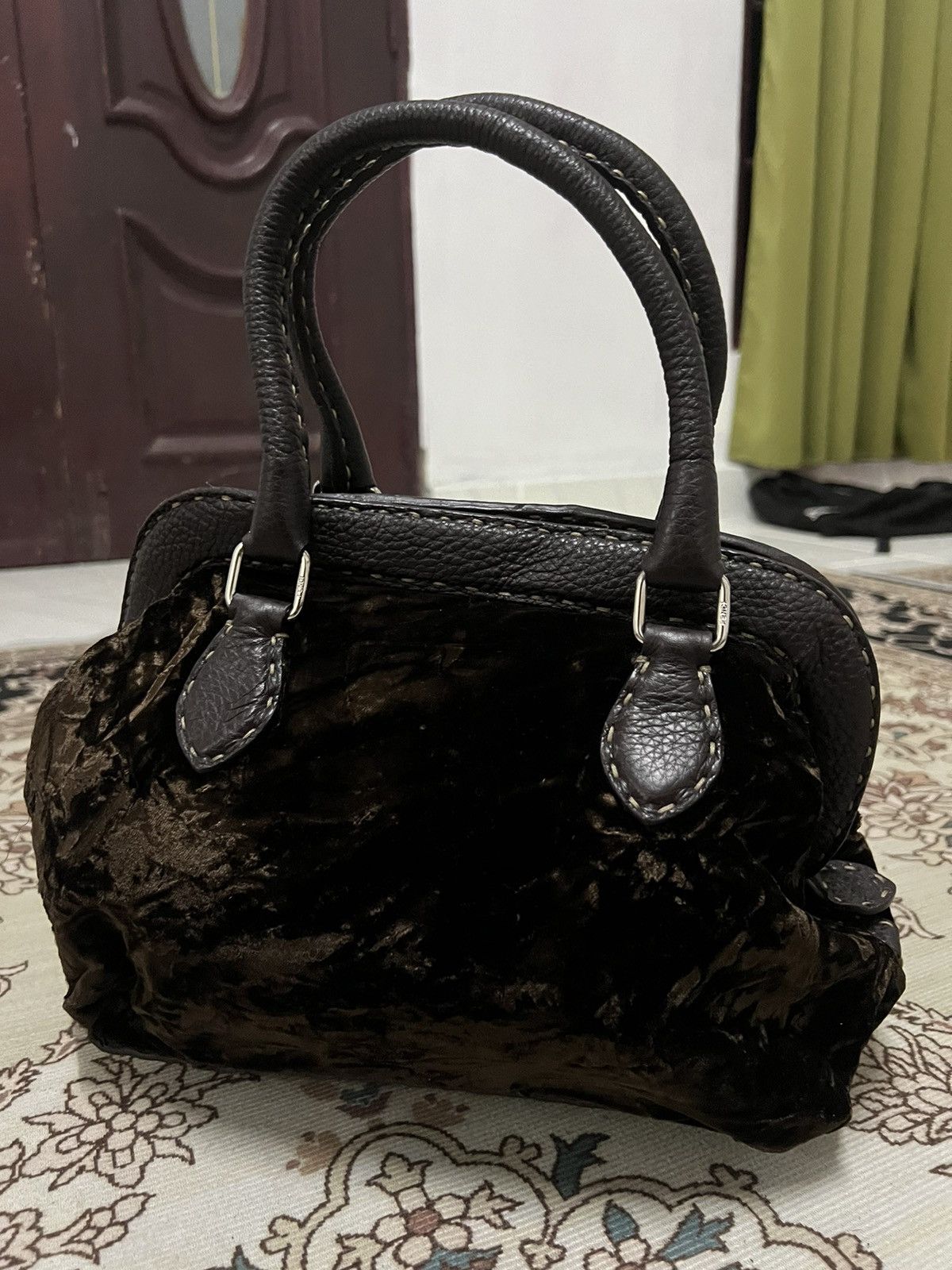 Fendi Fendi Velvet Shoulder Bag Size ONE SIZE - 6 Thumbnail