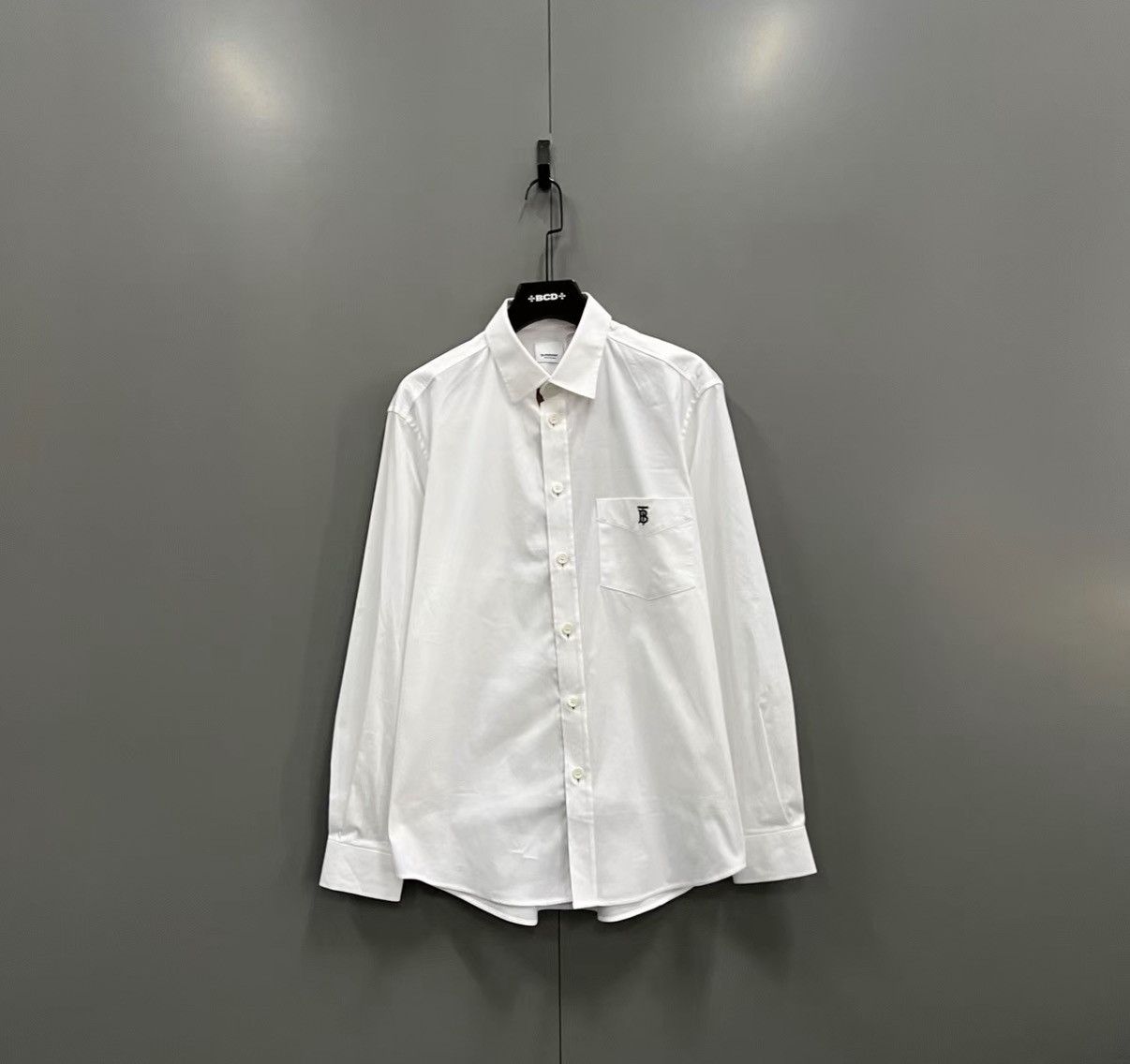 Burberry Burberry White TB Embroidered Shirt J41 Size US L / EU 52-54 / 3 - 1 Thumbnail