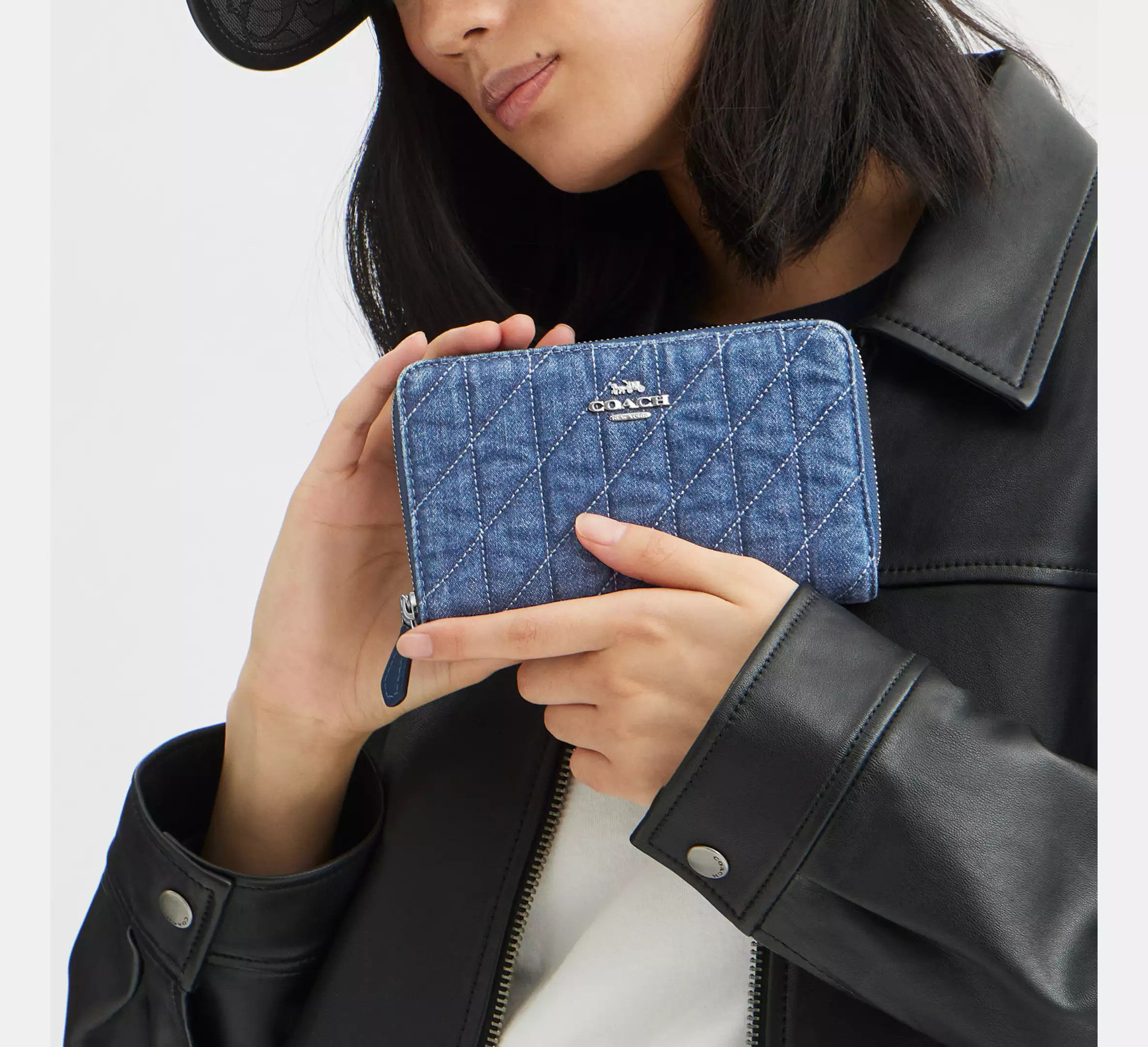 Coach Medium Id Zip Wallet With Quilting CAP29 Size ONE SIZE - 8 Thumbnail
