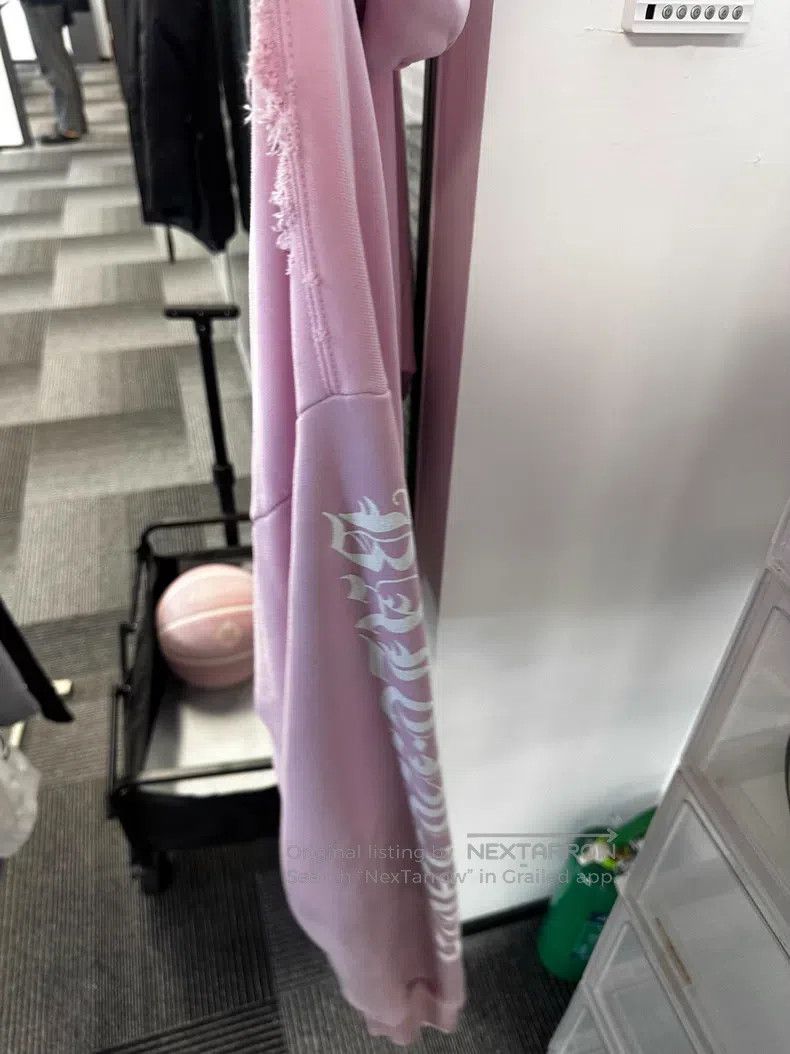 Balenciaga Balenciaga Pink old damaged Sanskrit letter printed long s Size US L / EU 52-54 / 3 - 4 Thumbnail