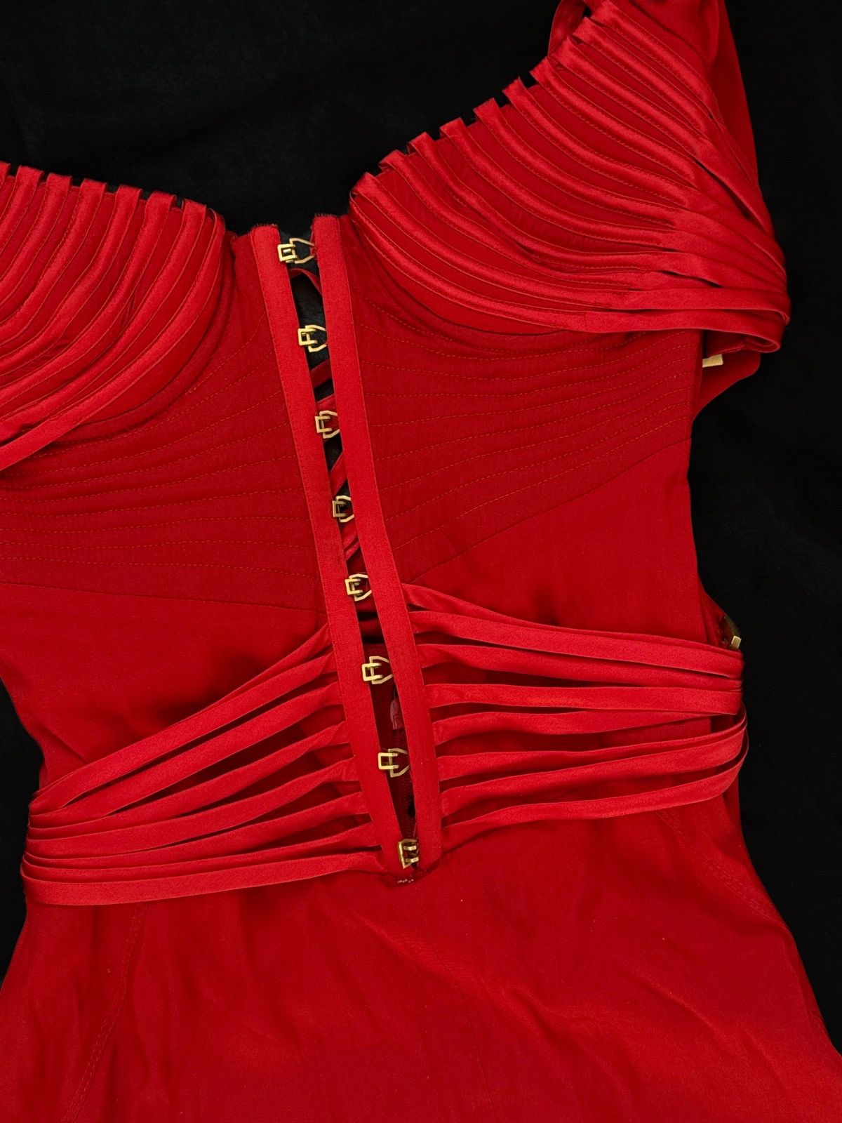 Gucci Runway Gucci by Tom Ford FW2003 red silk corseted dress Size M / US 6-8 / IT 42-44 - 19 Thumbnail