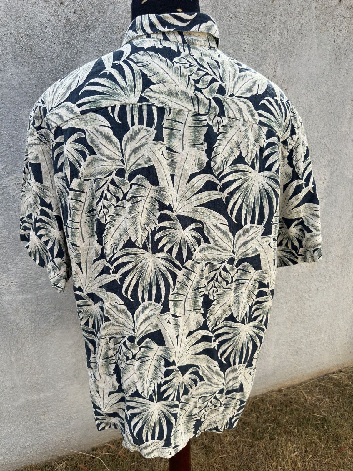 Tori Richard Tori Richard Black/White Full Button Hawaiian Print Men's XL Size US XL / EU 56 / 4 - 2 Thumbnail