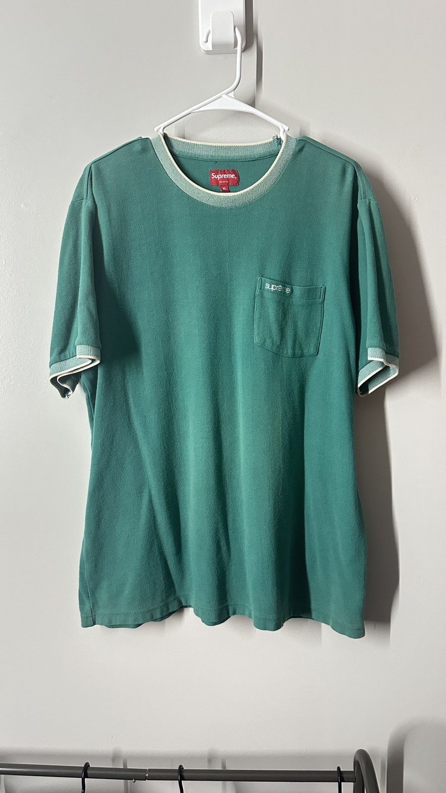 Supreme Supreme Ribbed Pocket Tee 2016 Size US XL / EU 56 / 4 - 1 Thumbnail