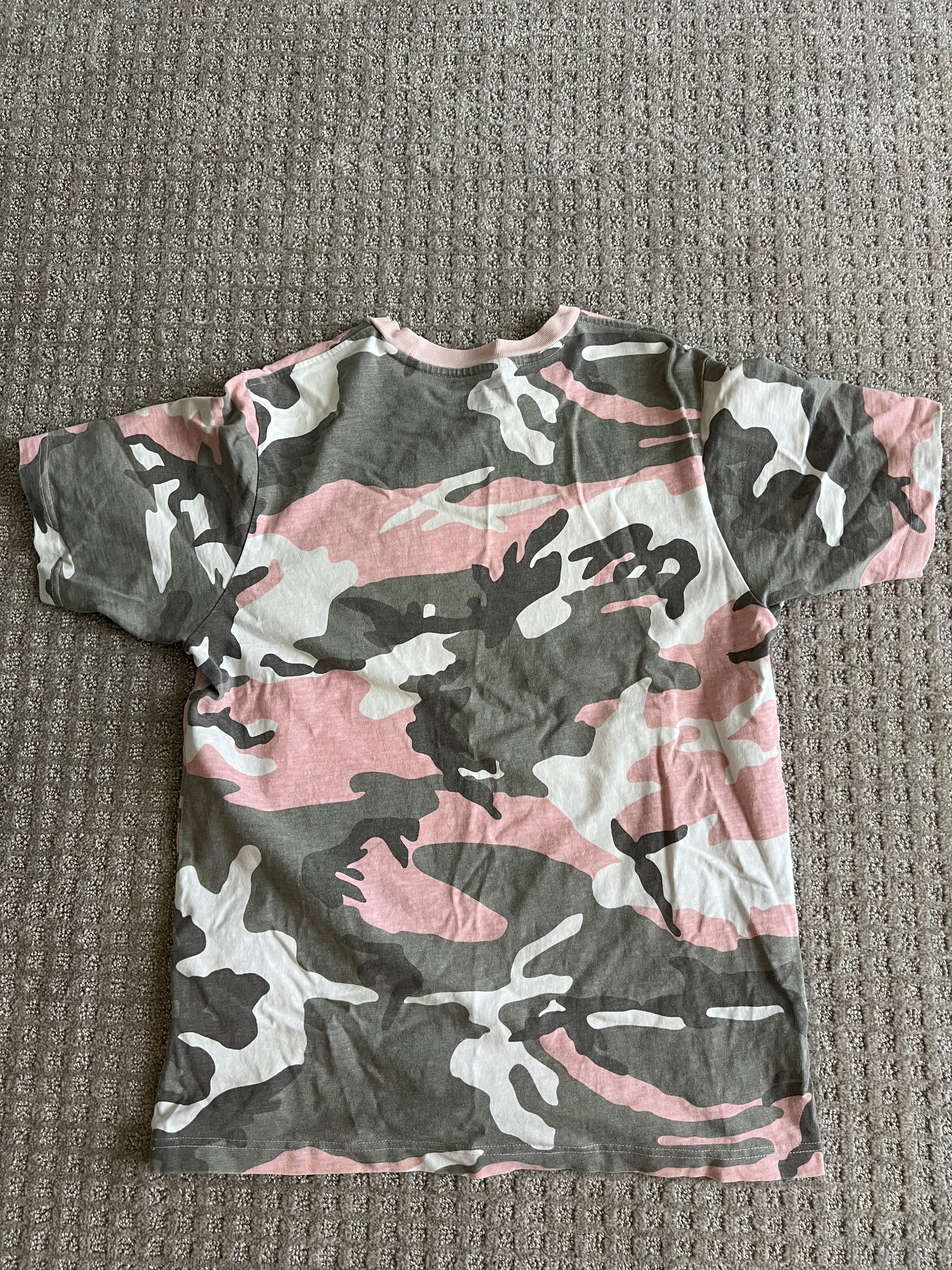 Supreme Supreme Pink Camo Pocket Tee – Size M – Archive Size US M / EU 48-50 / 2 - 5 Thumbnail