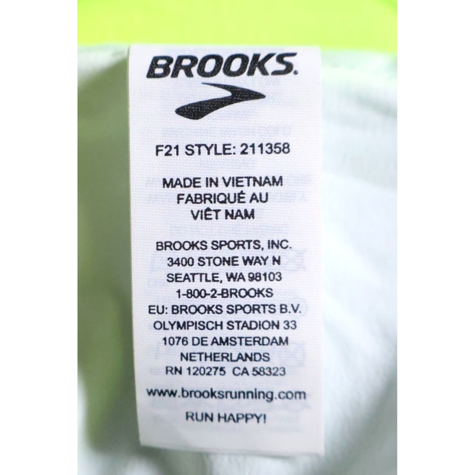 Brooks Brooks Running Vest Men's Large White Black Yellow Zip Up 211358 Size US L / EU 52-54 / 3 - 7 Thumbnail