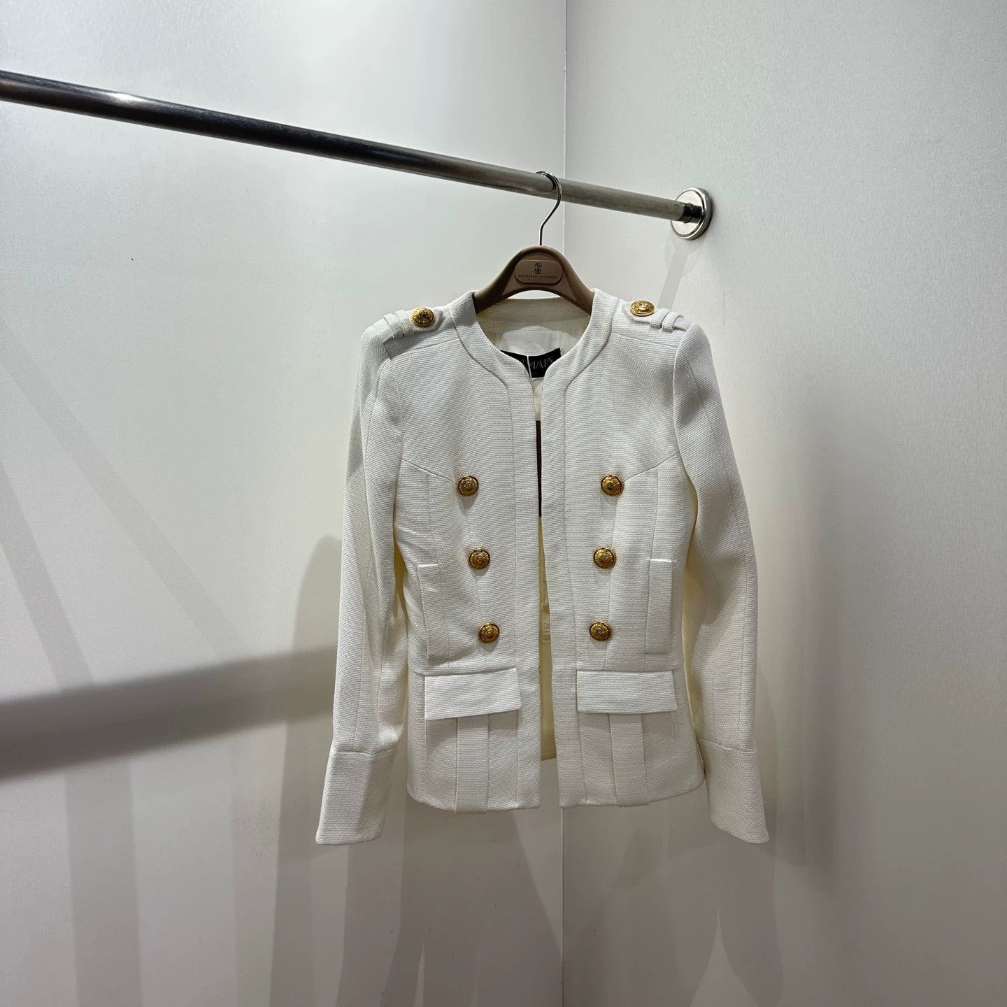 Balmain Balmain mar121 gold buckle cream white jacket 36 Size XS / US 0-2 / IT 36-38 - 1 Thumbnail
