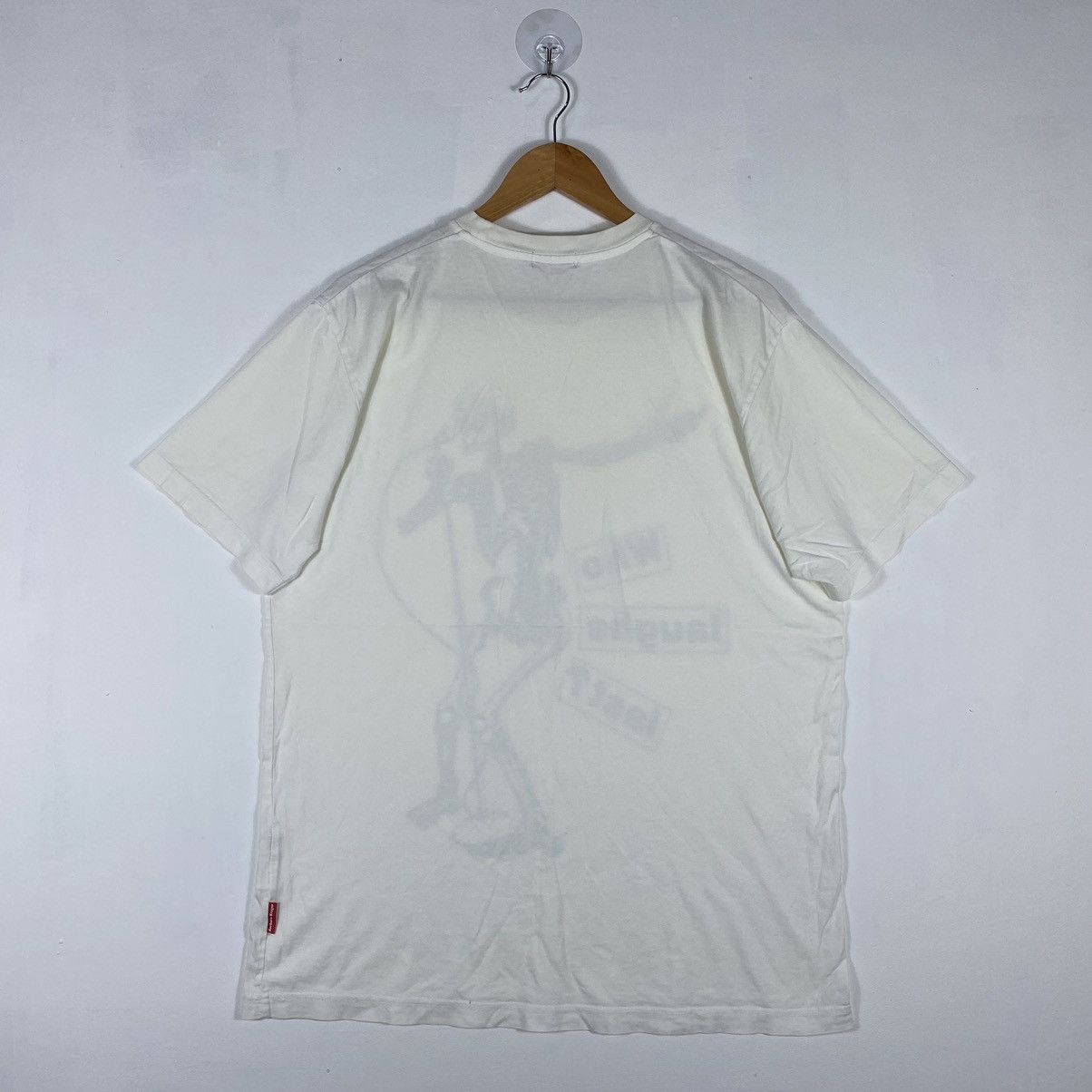 Vintage VINTAGE BARBARA KRUGER WHO LAUGHS LAST TEE RATM BAND Size US XL / EU 56 / 4 - 6 Thumbnail