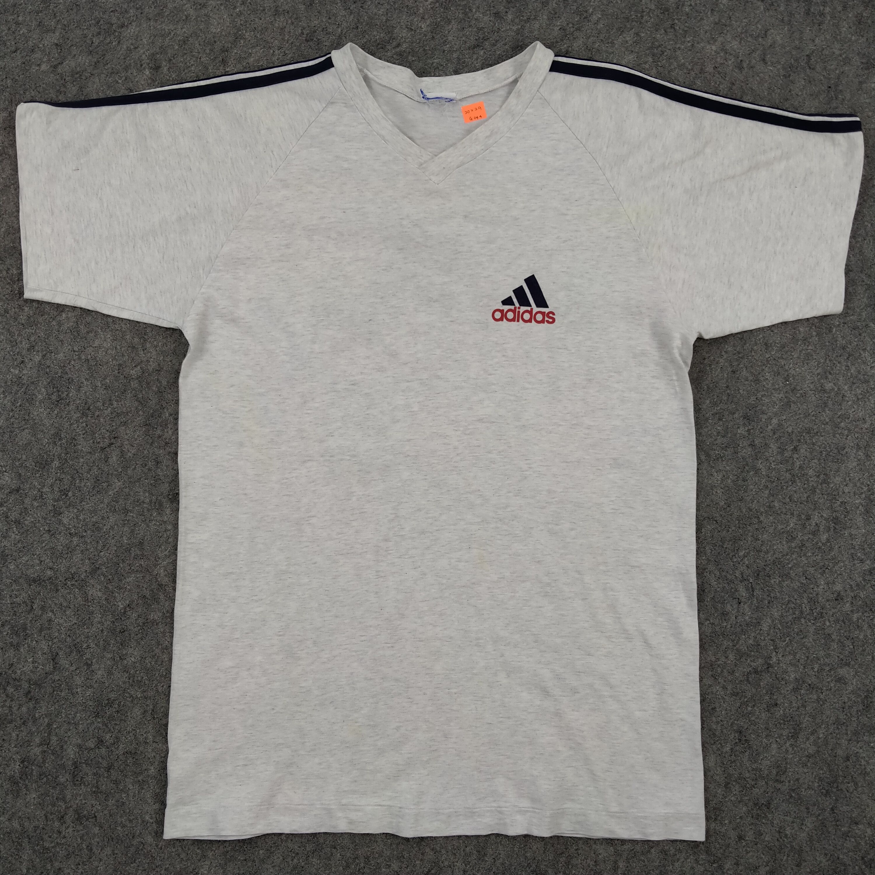 Adidas Vintage Adidas Big Logo Medium Tshirt - G044 Size US M / EU 48-50 / 2 - 2 Thumbnail