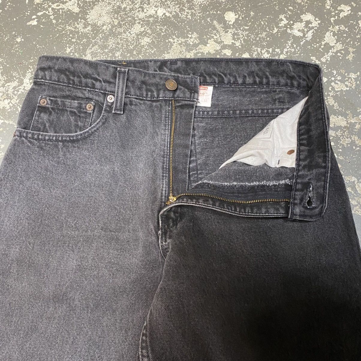 Levi's × Vintage Vintage Levi’s 550 Relaxed Fit Black Denim Jeans USA 90s Size US 31 - 7 Thumbnail