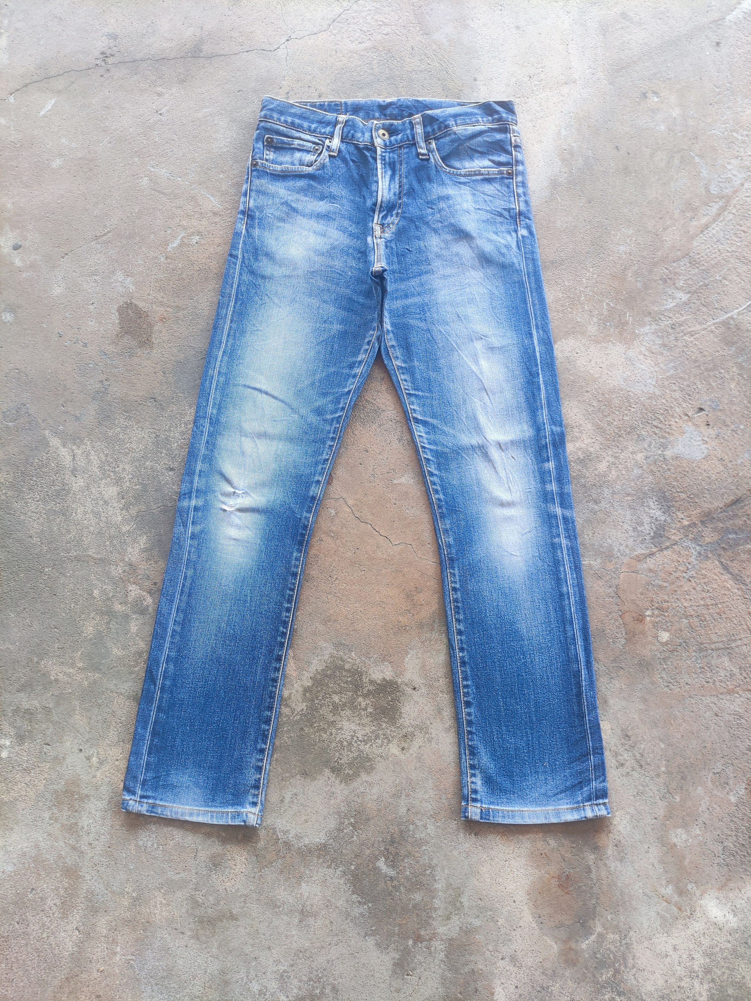Japanese Brand Vintage Japanese Distressed Jeans Faded Denim Pants W30 Size US 30 / EU 46 - 2 Thumbnail