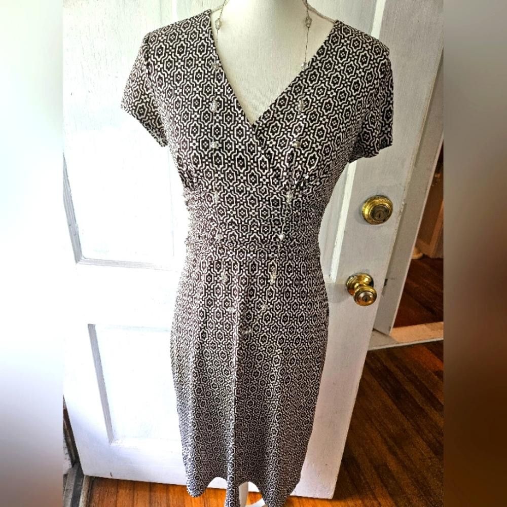Ann Taylor Stylish Black and White Printed Dress with V-Neck Size XS / US 0-2 / IT 36-38 - 3 Thumbnail