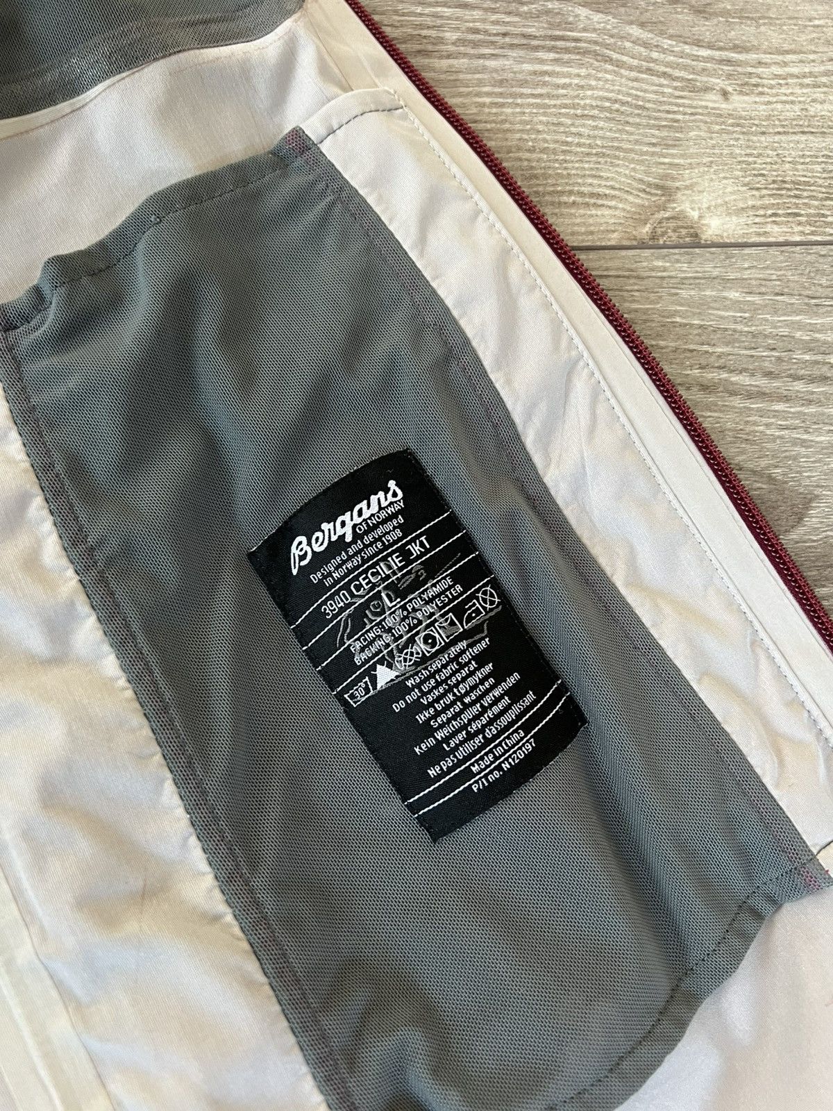 Bergans of Norway ‼️Bergans Of Norway Cecilie Jacket ARC Type Waterproof Jacket Size L / US 10 / IT 46 - 20 Thumbnail