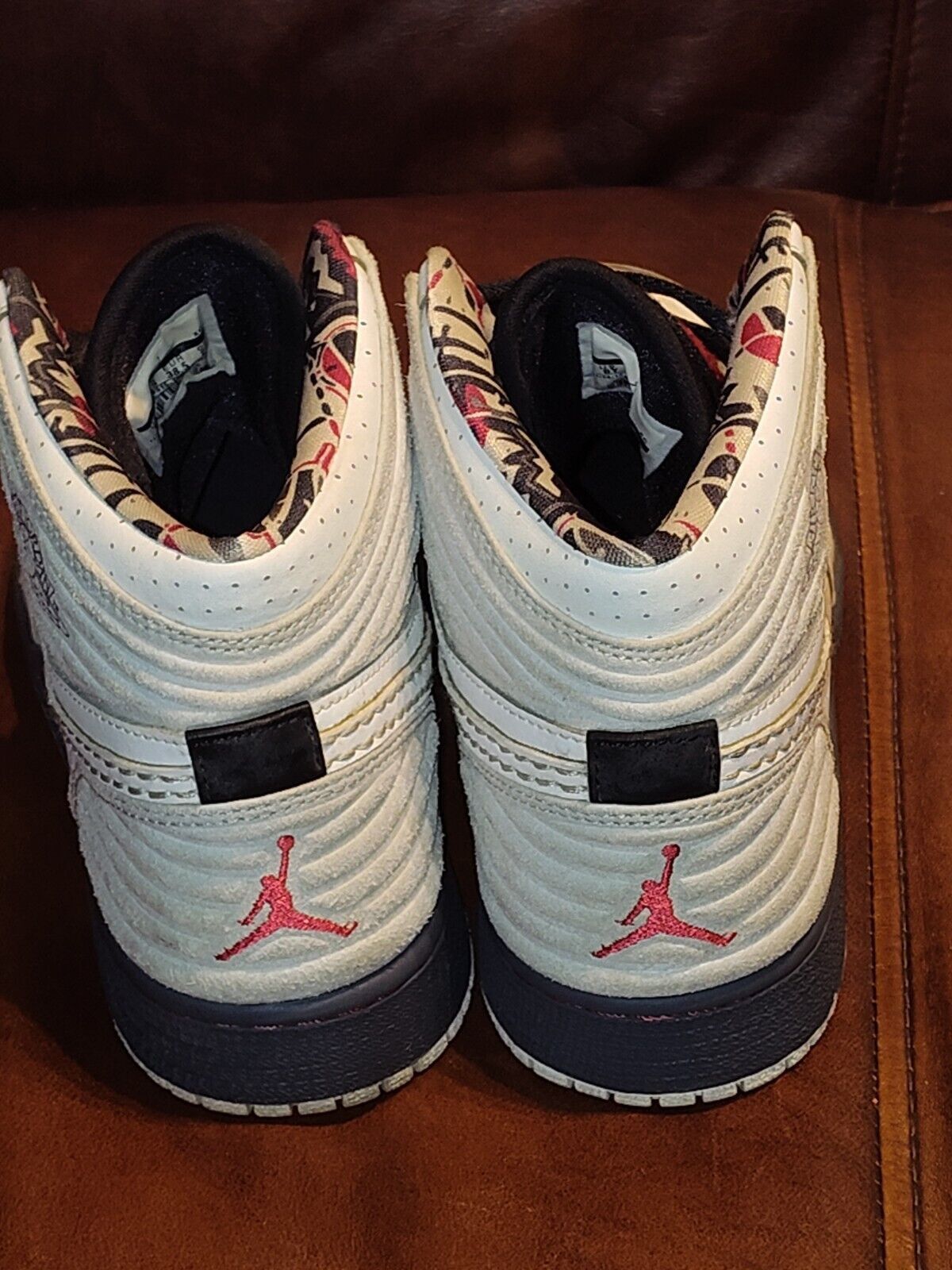 Nike 2012 AIR JORDAN RETRO 1 93 SPACE JAM BUGS BUNNY SZ 6y Size US 6 / EU 39 - 6 Thumbnail