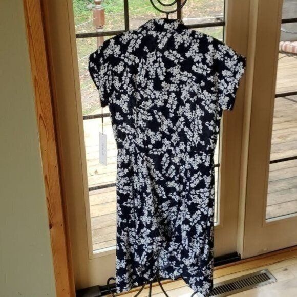 Calvin Klein Calvin Klein Floral 100% Rayon Capped Sleeve Full Button Bel Size S / US 4 / IT 40 - 2 Thumbnail